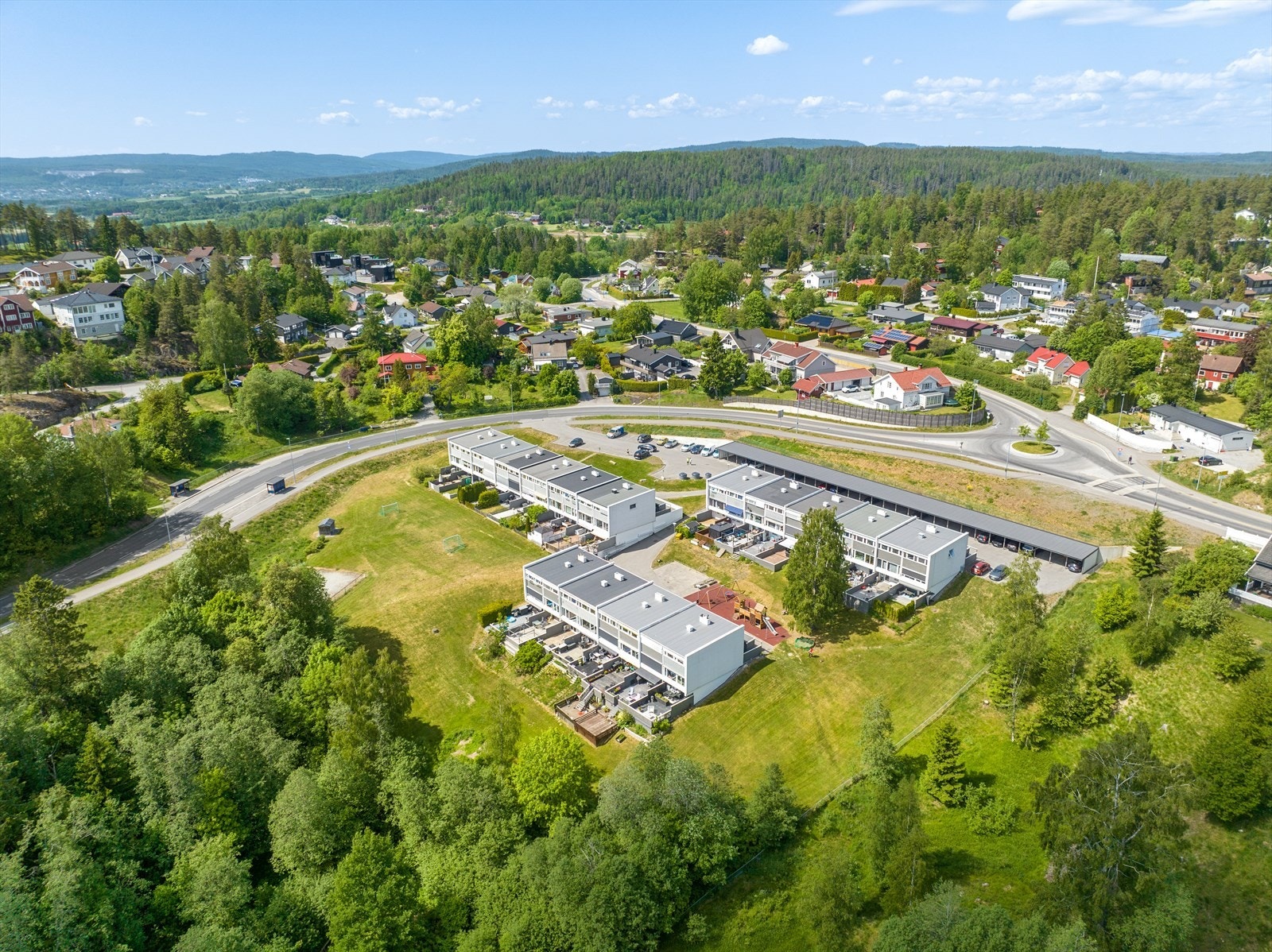 Attraktivt og barnevennlig boligområde, sentralt plassert midt mellom Oslo og Gardermoen Galleribilde