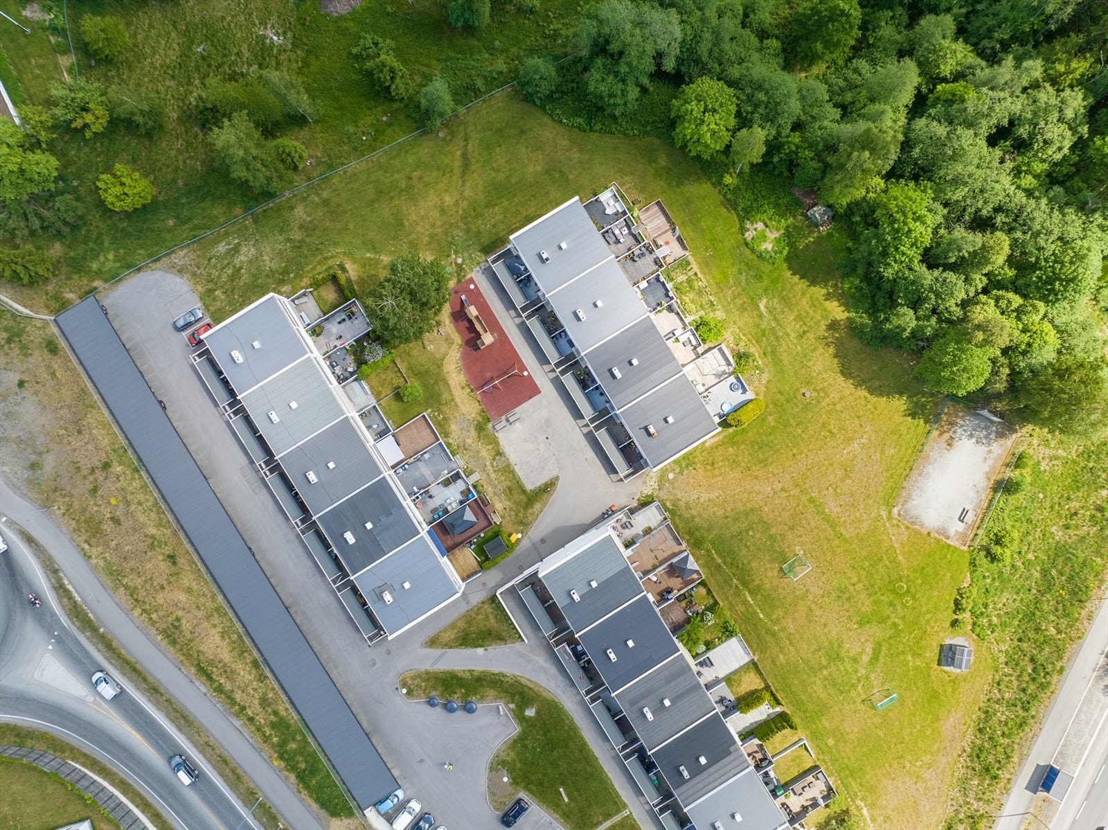 Dronebilde av boligrekken Galleribilde