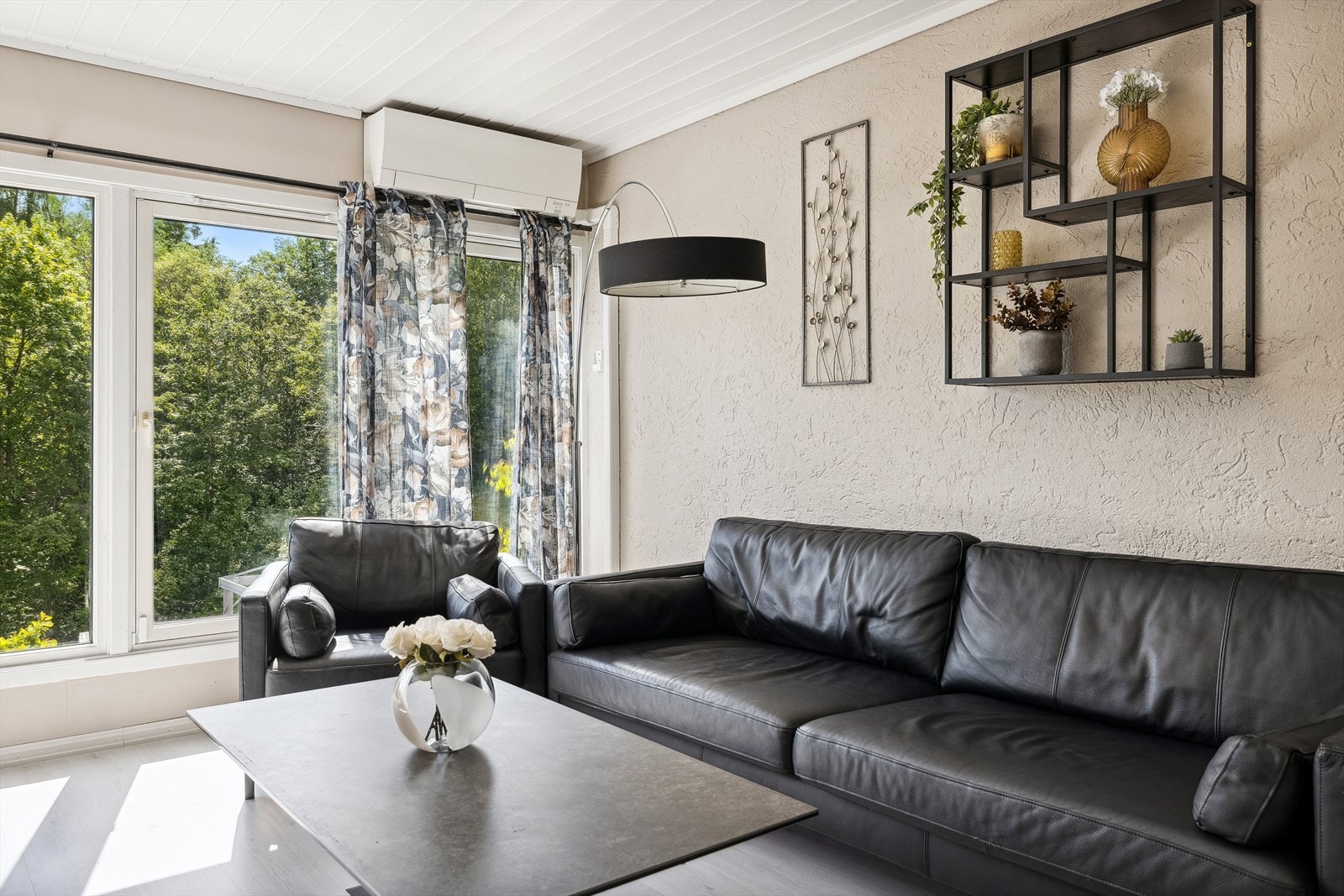 Det er montert luft/luft-varmepumpe i stuen Galleribilde