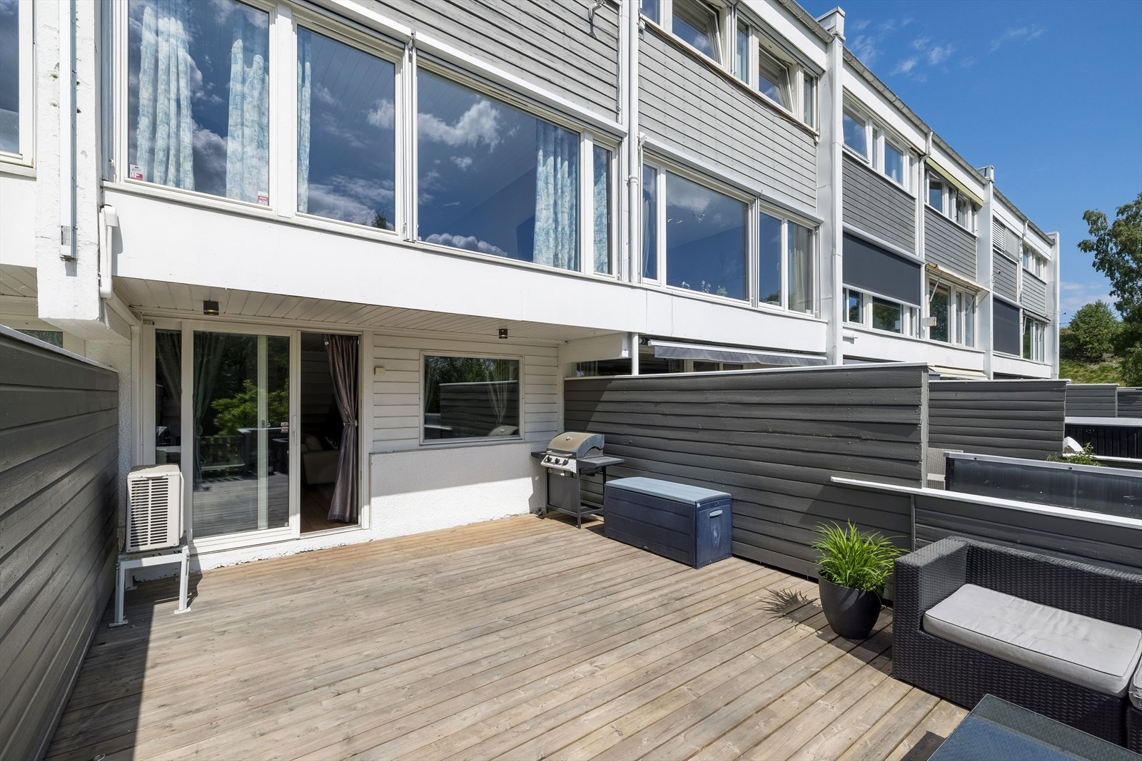 Terrassen er vendt mot sydlige solforhold Galleribilde