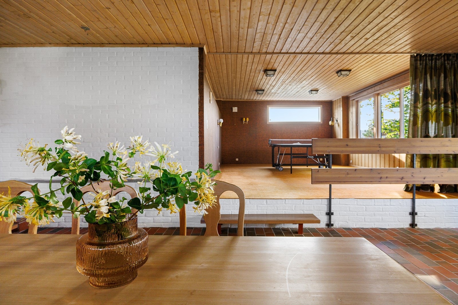 Det ene rommet har blant annet blitt brukt til pool og det andre til bordtennis. Galleribilde