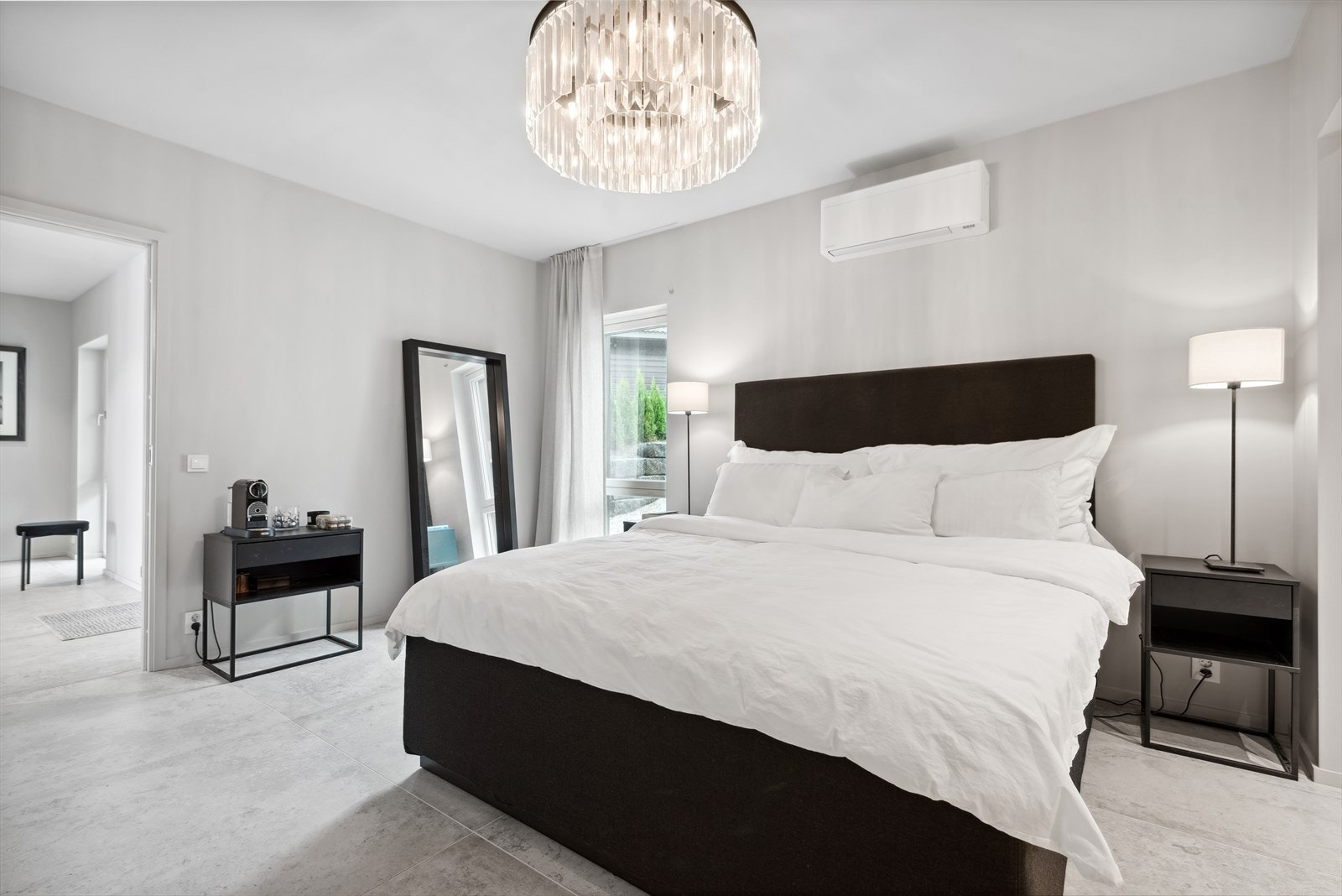 Boligens hovedsoverom ligger i 1. etasje. Galleribilde