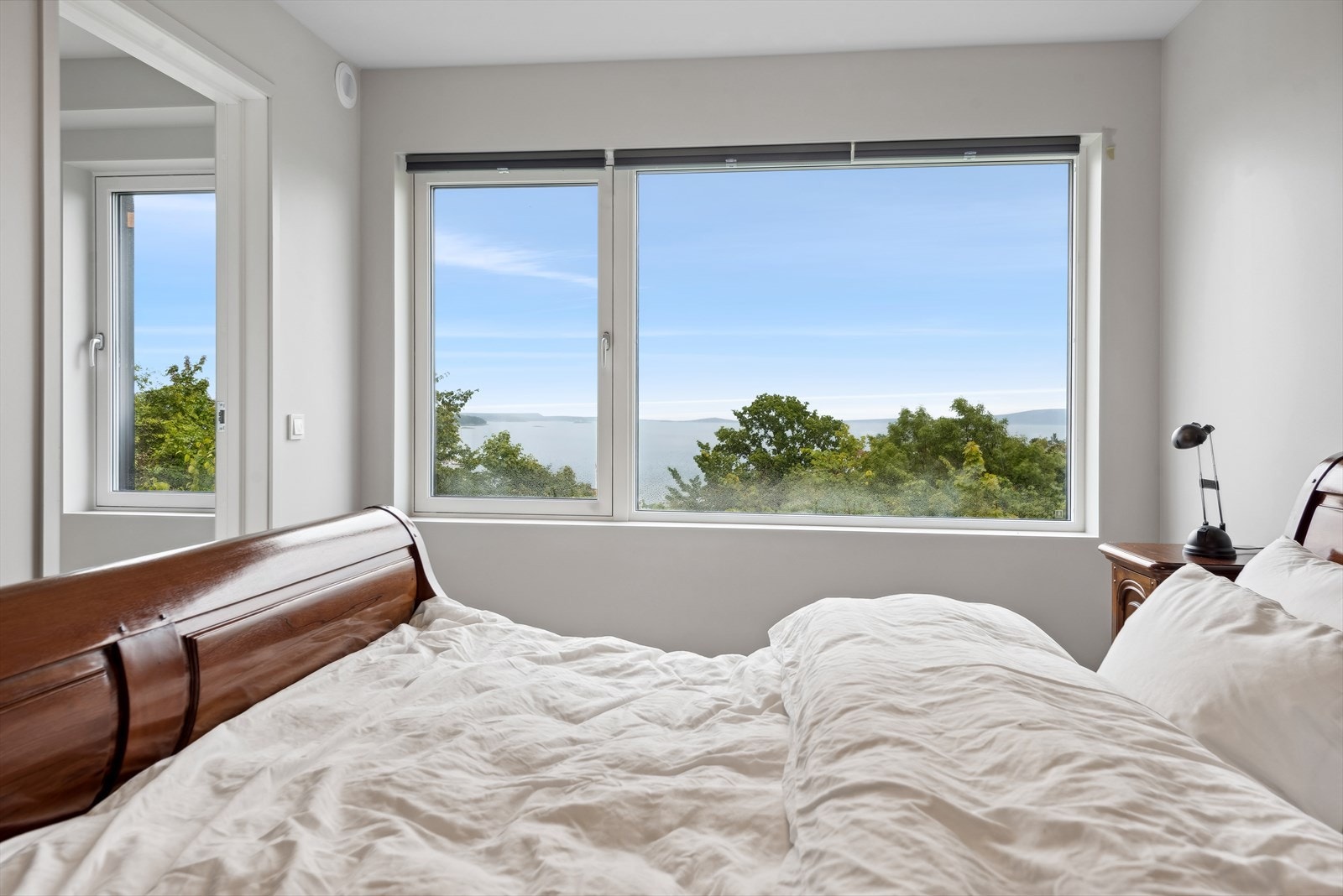 Nydelig utsikt fra flere deler av boligen. Galleribilde