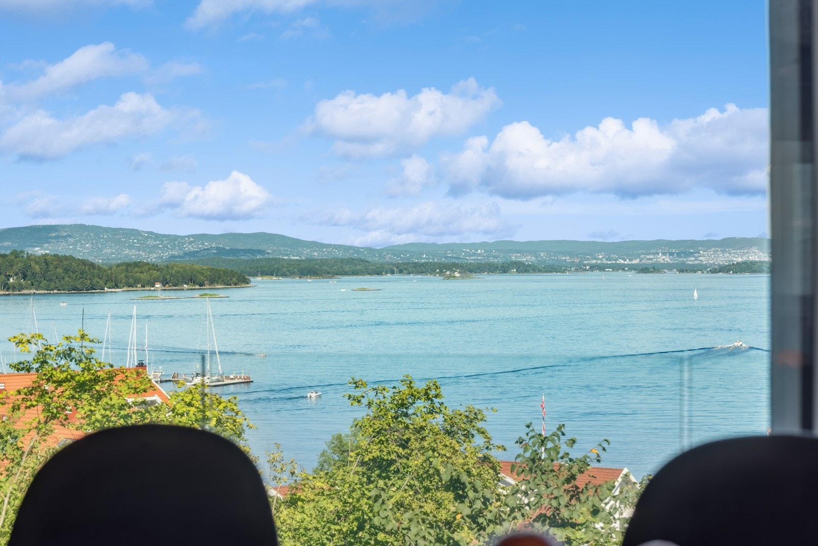 Idyllisk utsikt fra spiseplassen Galleribilde