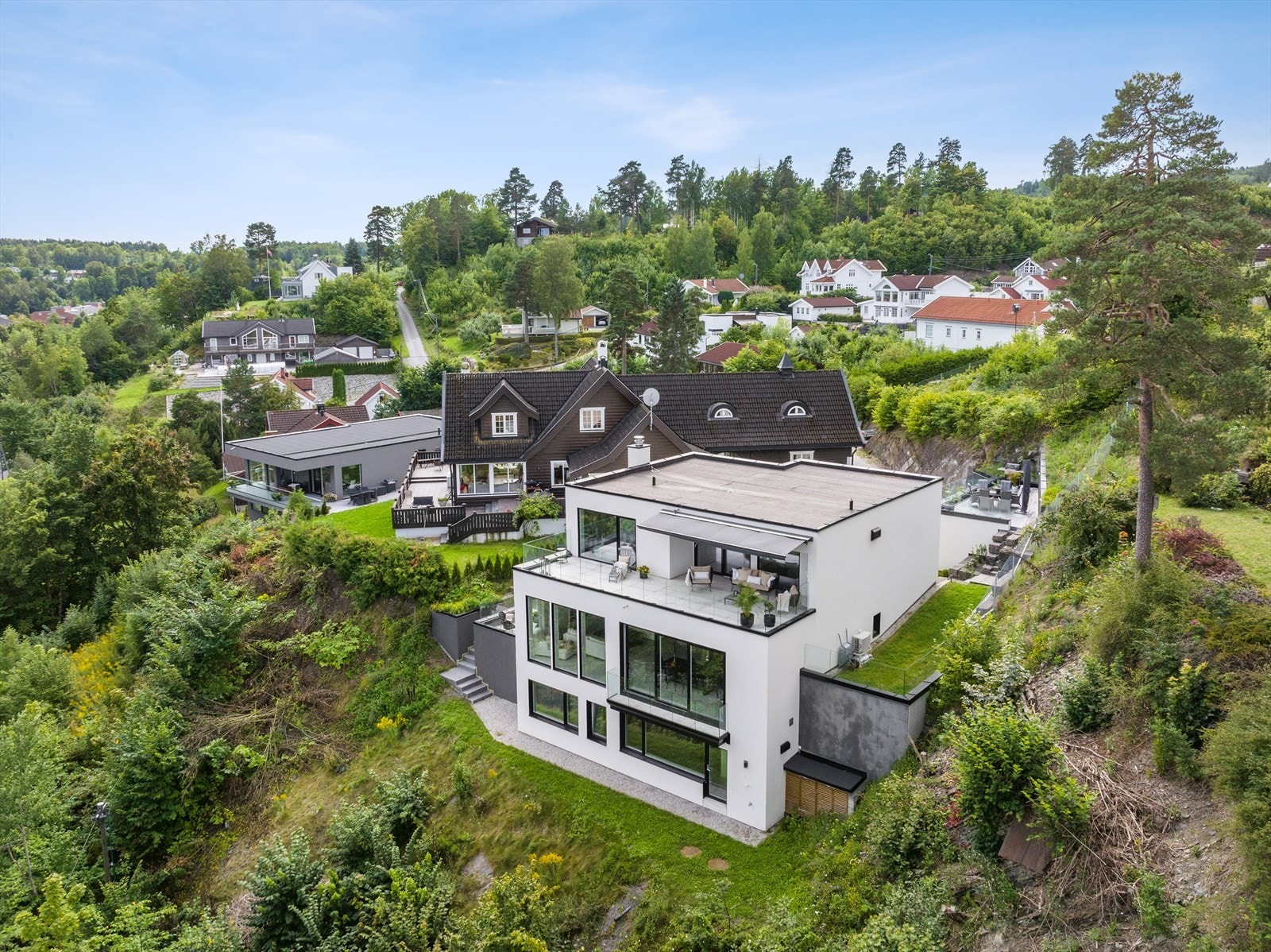 Fritt utsyn fra de store vinduene Galleribilde