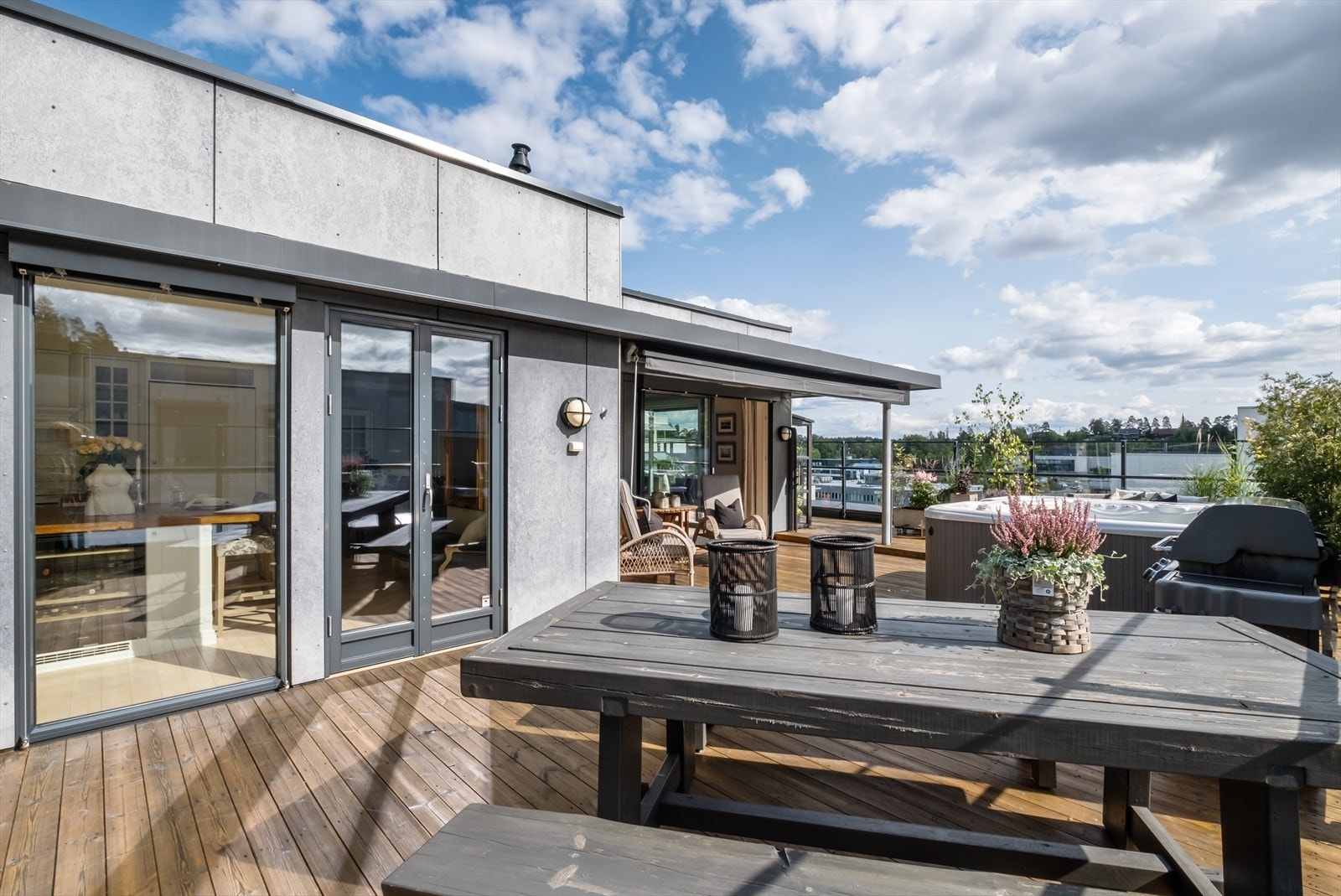 Terrassen kan by på flott utsikt og uten sjenerende innsyn. Galleribilde