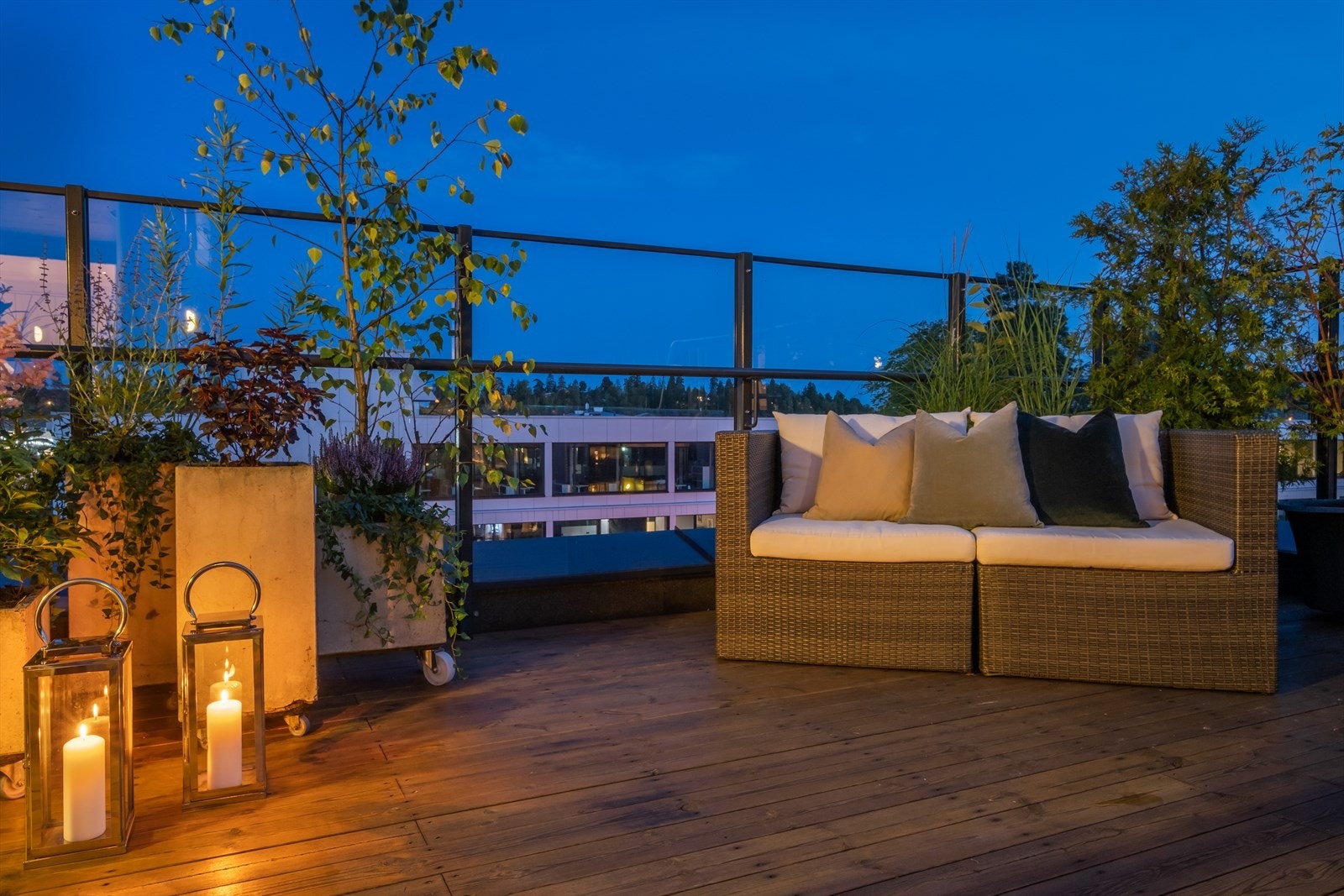 Meny Slependen, samt til Holmen senter og Sandvika sentrum ligger også i nærområdet. Galleribilde