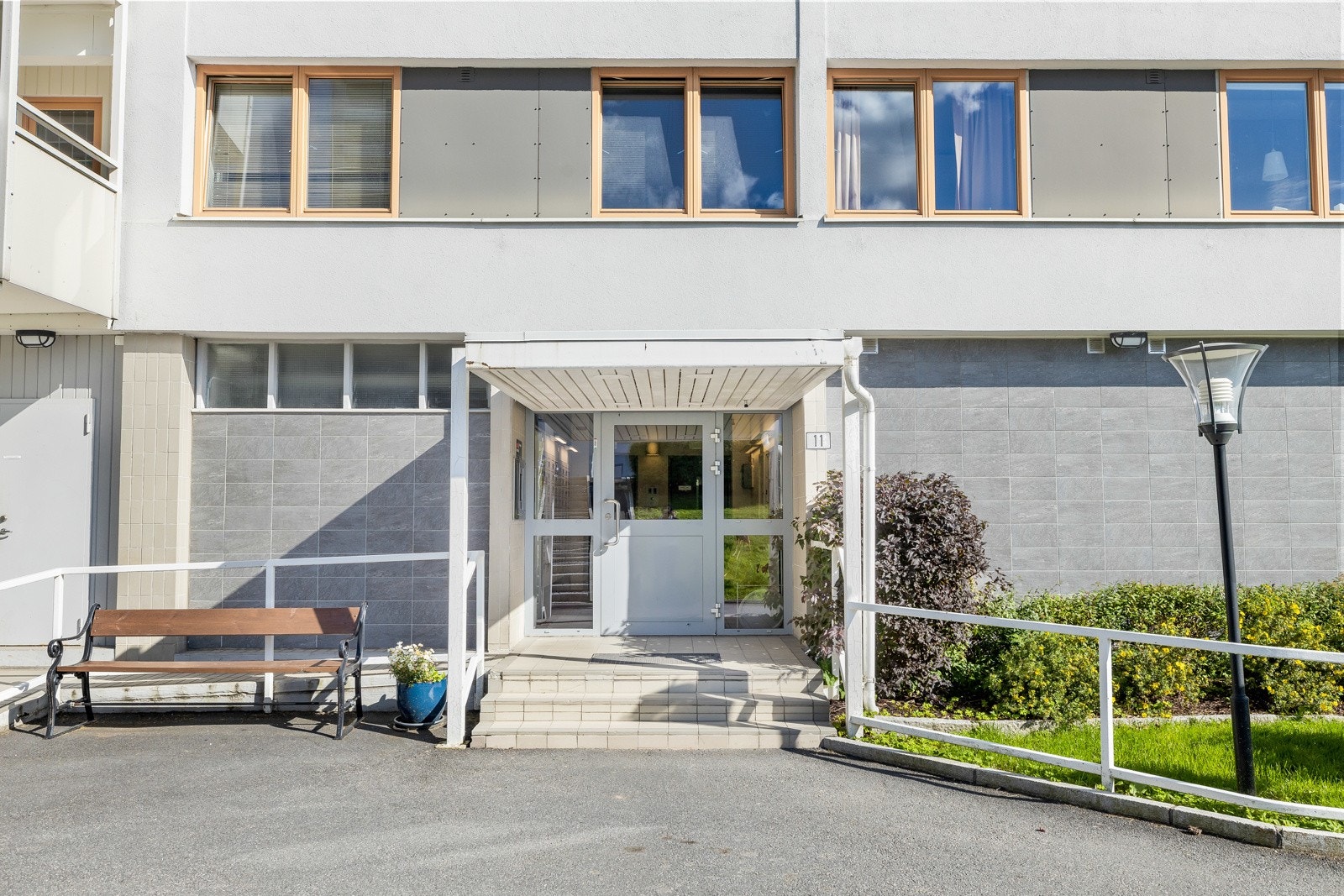 Boligen tilhører et hyggelig og veldrevet borettslag, bestående av tilsammen 264 andelsleilgheter. Galleribilde