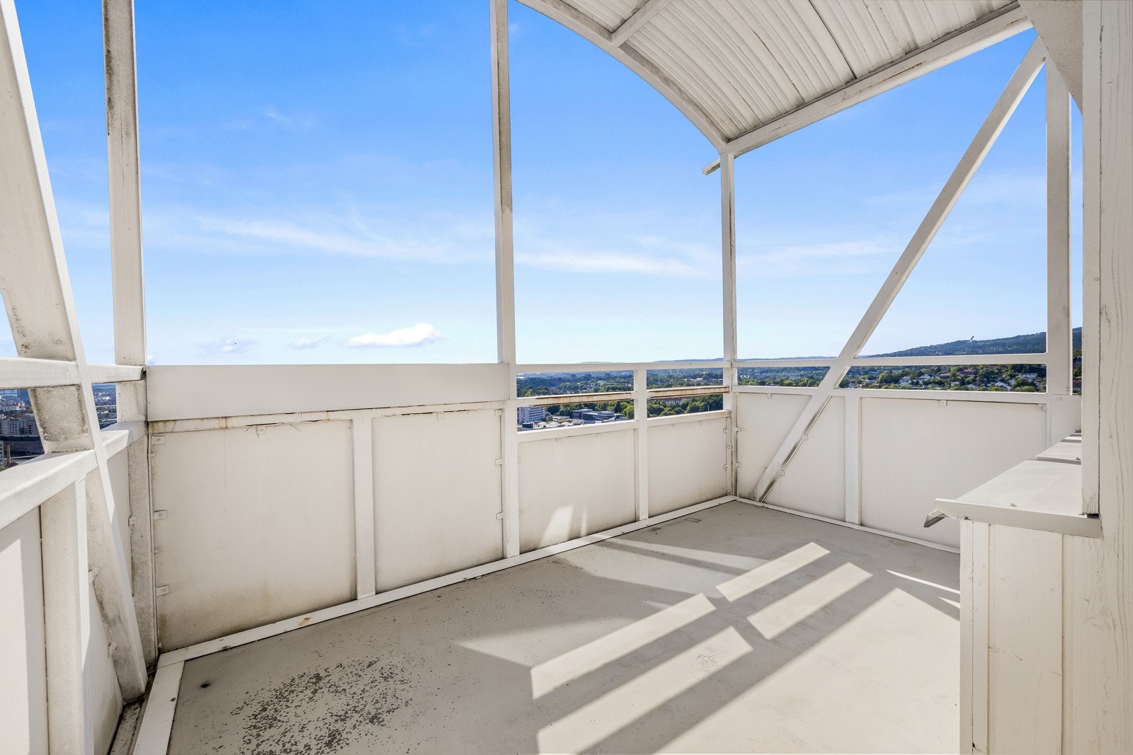 Utebelysning og stikkontakt er også montert. Galleribilde