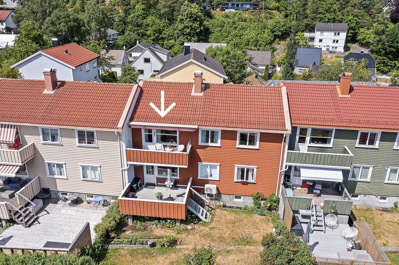 Leiligheten ligger i 2. etasje i en horisontaldelt tomannsbolig. Galleribilde