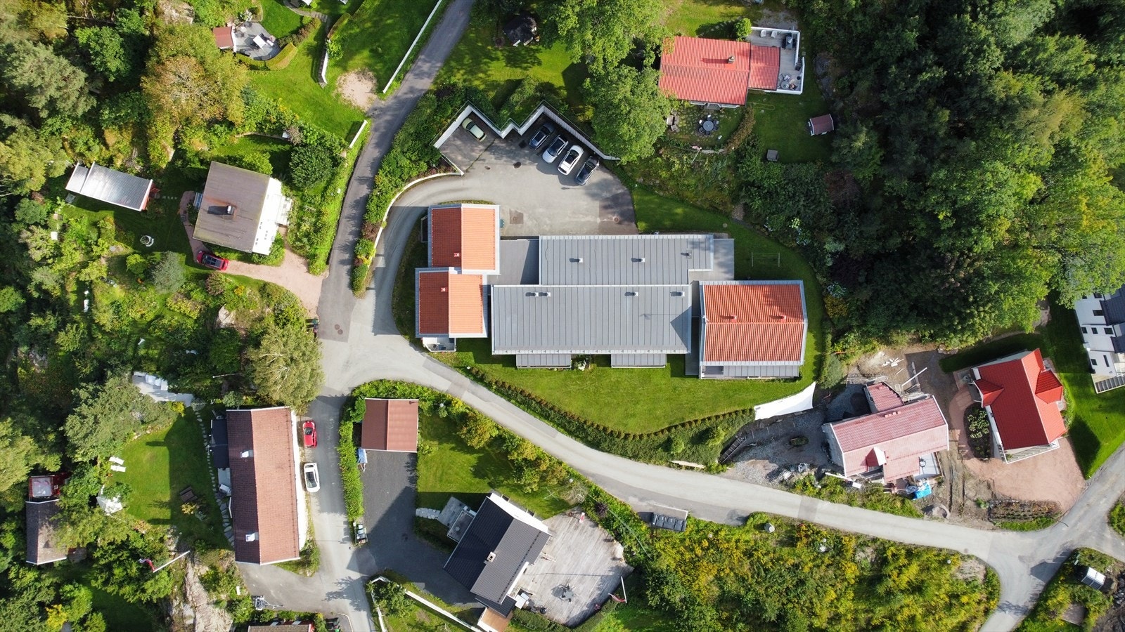 Nærområde og borettslaget. Leiligheten er helt til høyere Galleribilde