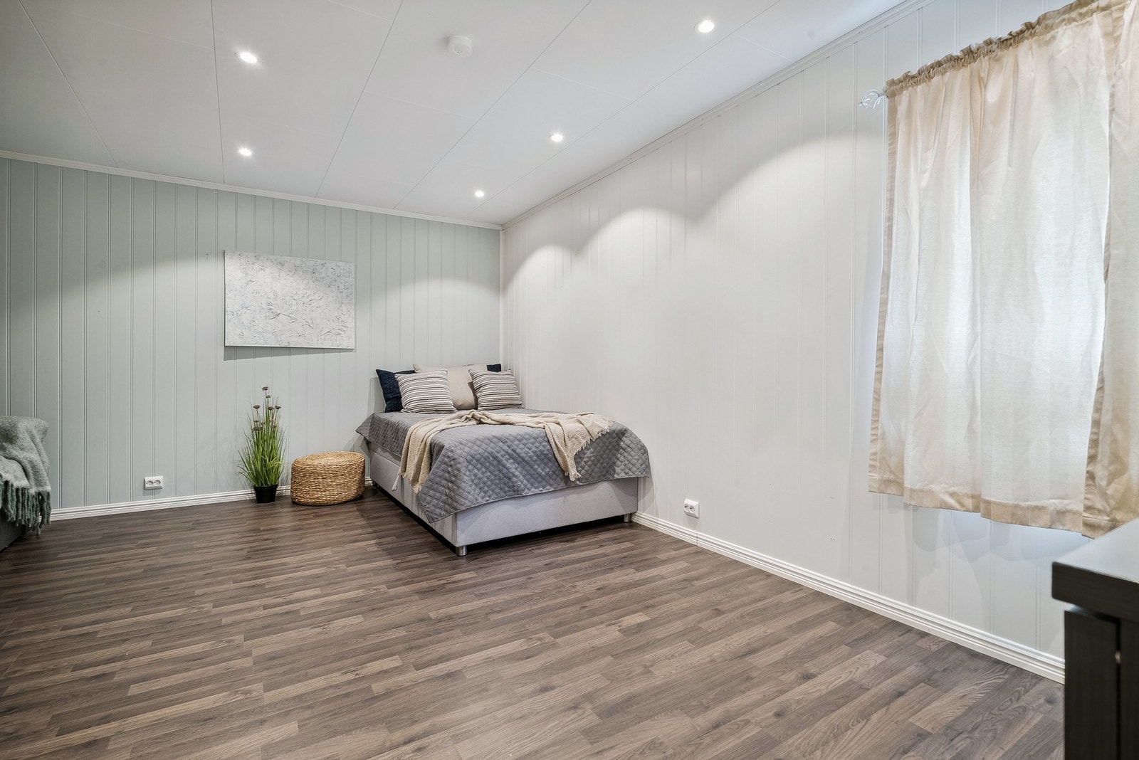 Du finner 2 soverom i hovedplan. Galleribilde