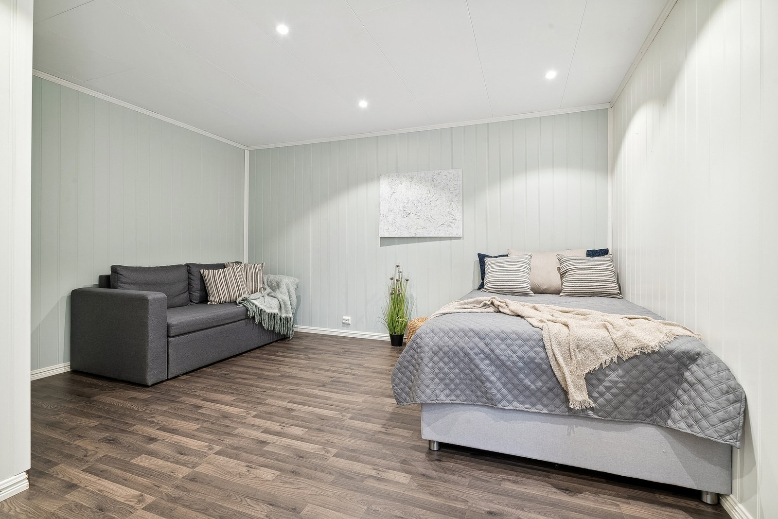 Det største rommet byr på god plass. Galleribilde