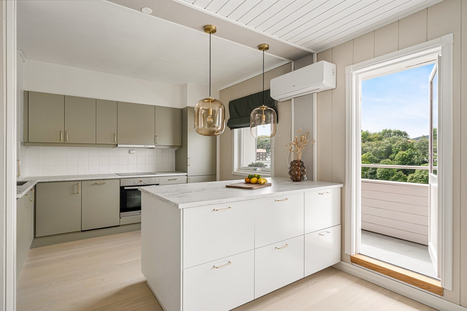 Velkommen til Sofus Madsens vei 11 - Presentert av Emil Jacobsen v/Eiendomsmegler Vest. Galleribilde