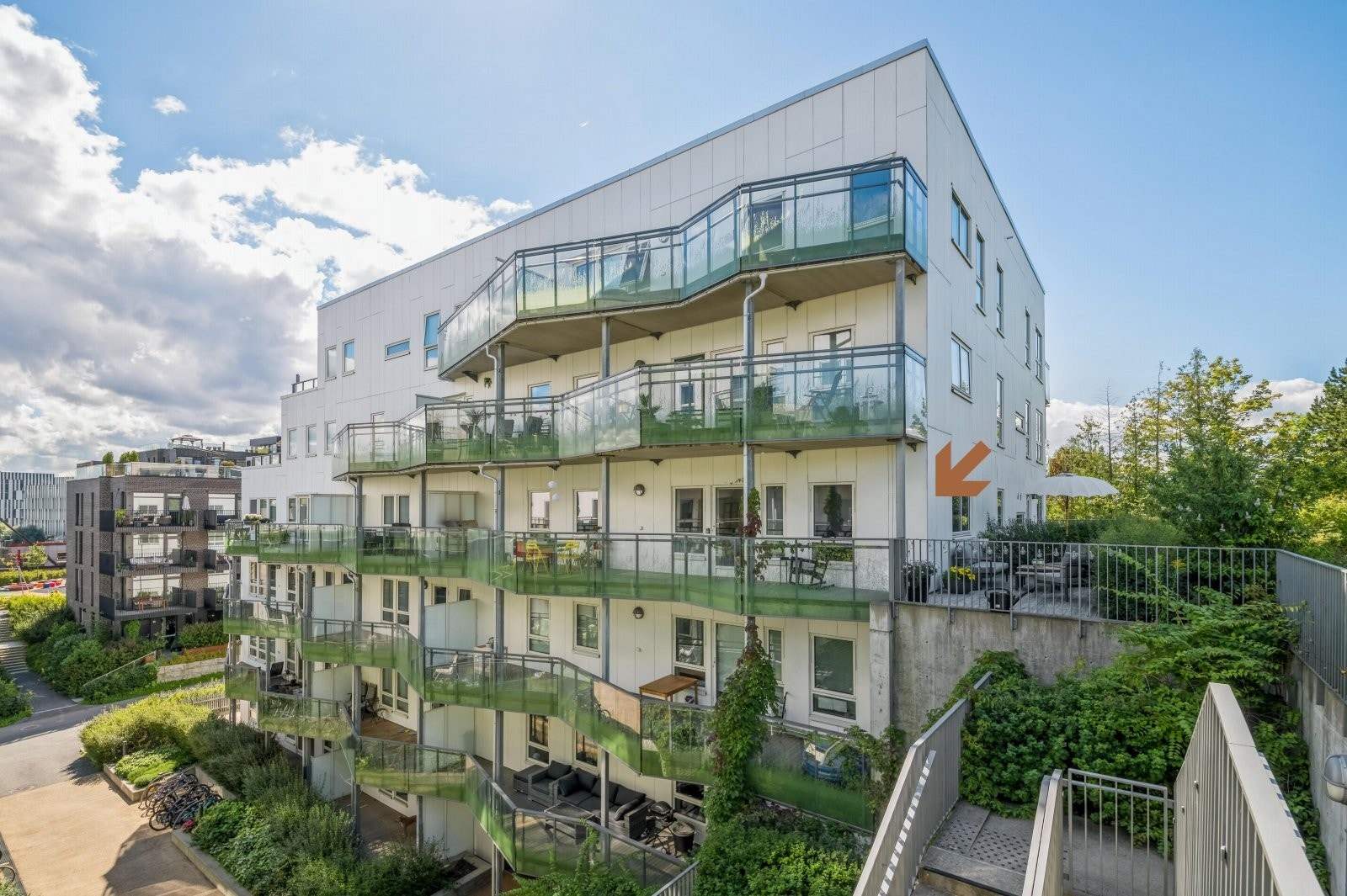 En praktisk og lys 3-roms hjørneleilighet med garasjeplass Galleribilde