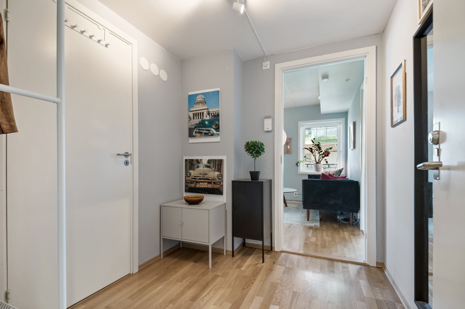 Det er heisadkomst til leilighetsplan, samt heis ned til bod- og garasjeplan. Galleribilde