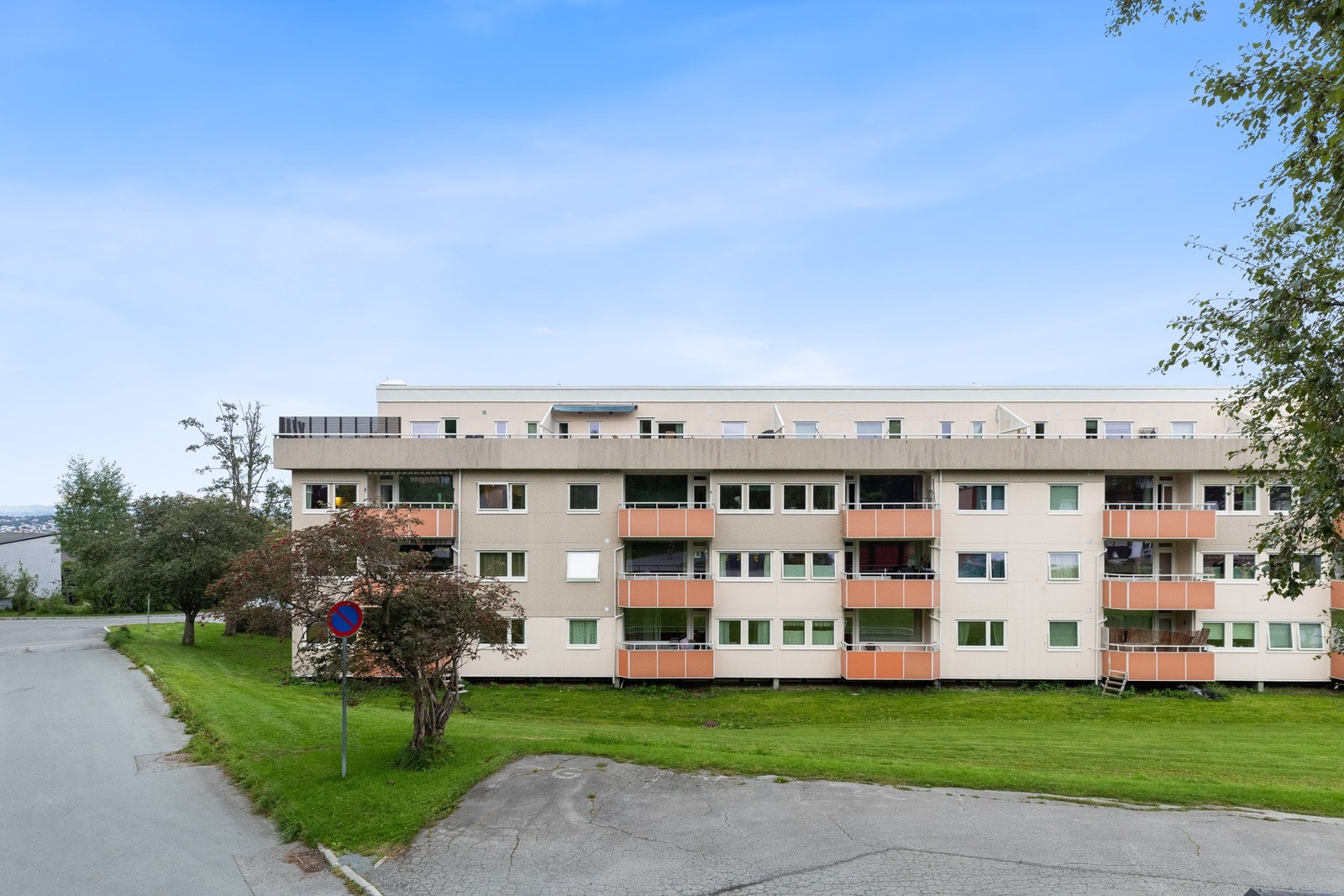 Veldrevet borettslag med store flotte fellesområder. Galleribilde