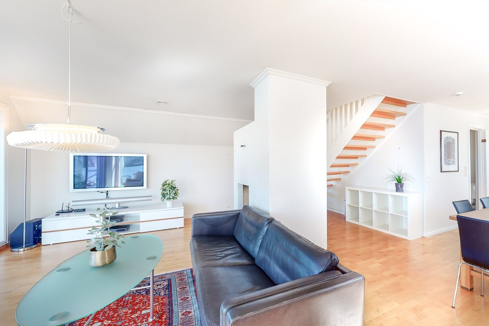 Stue og kjøkken - Livingroom and kitchen.jpg Galleribilde