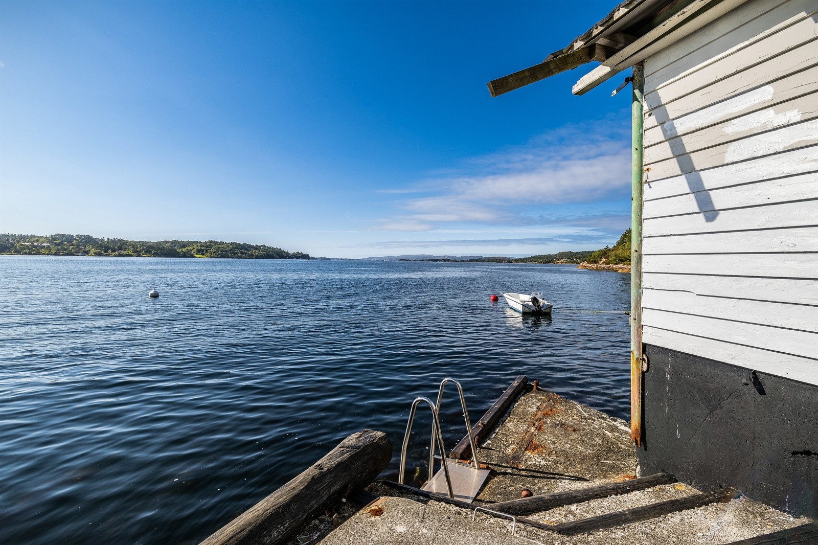 Nydelig utsikt sørover Grimstadfjorden Galleribilde