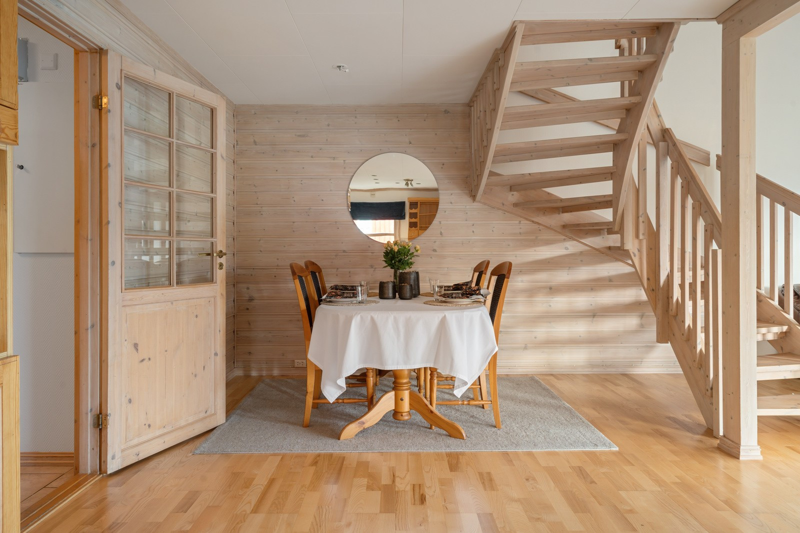 Romslig med plass til spisestue