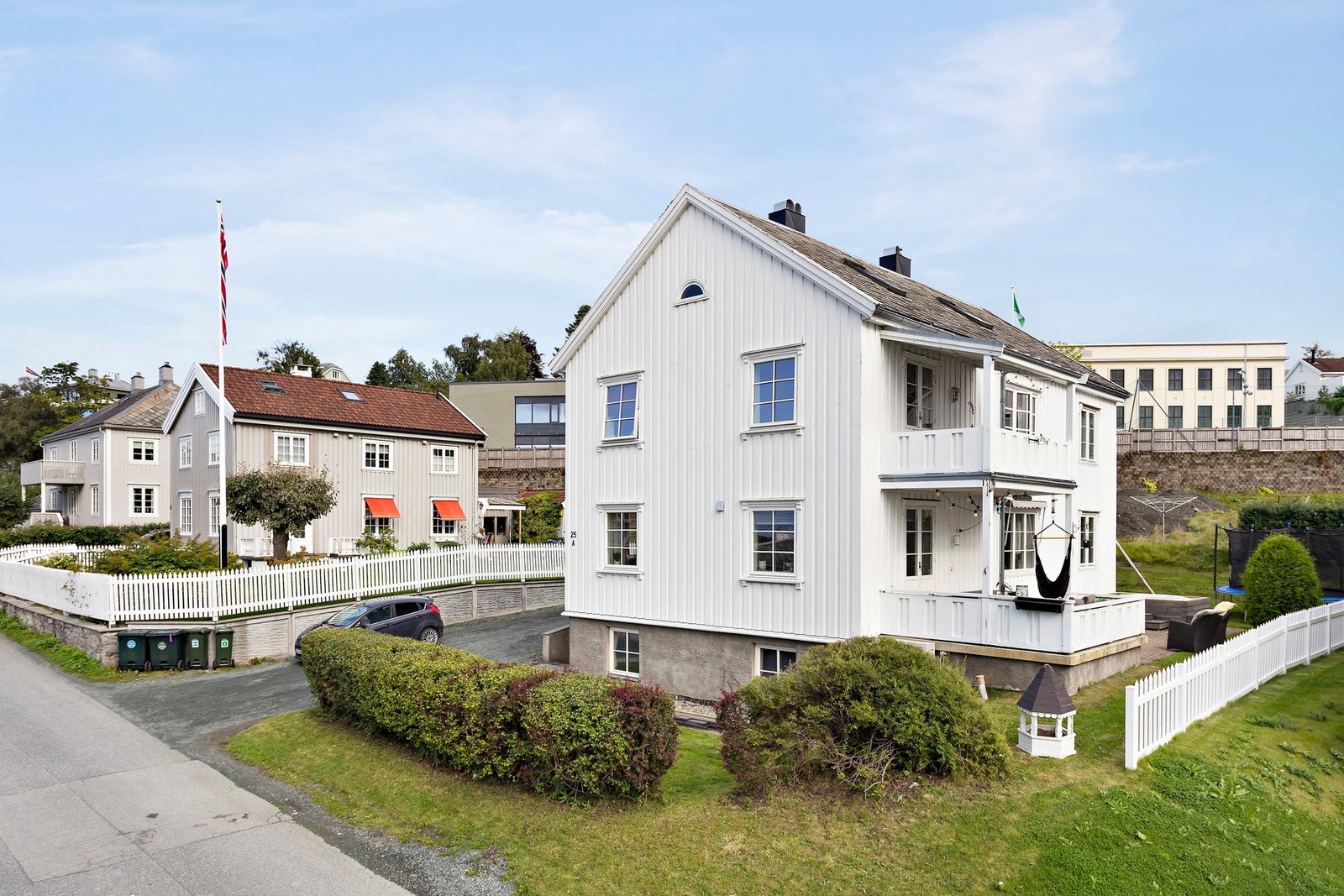 En hel tomannsbolig på populære Berg. Galleribilde