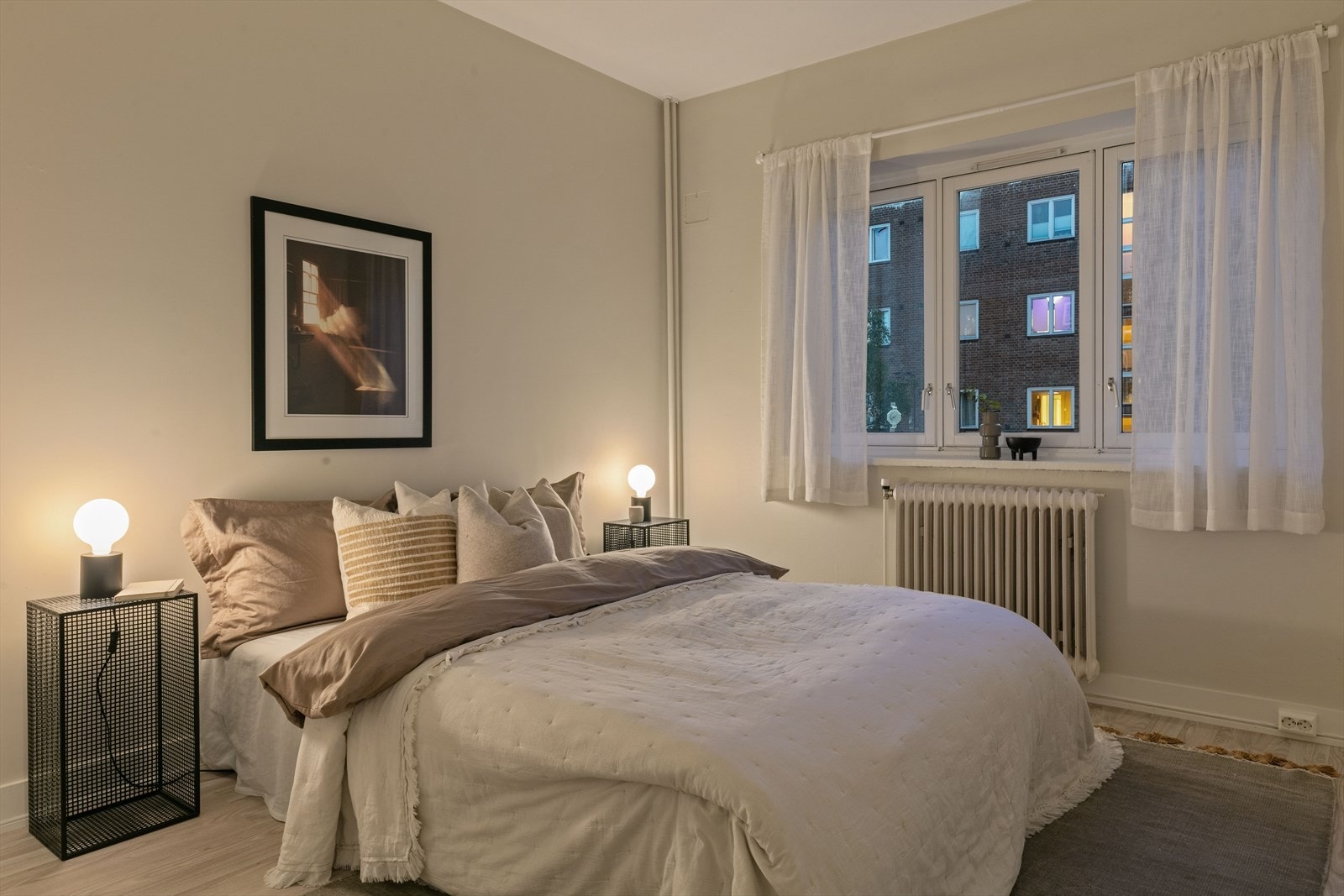 Kveldsbilde soverom Galleribilde