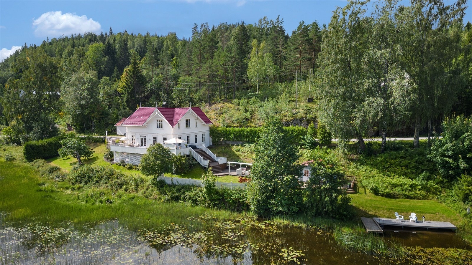 Eiendommen har en vakker beliggenhet i naturskjønne og idylliske omgivelser ved Kilevannet i Kilebygda Galleribilde