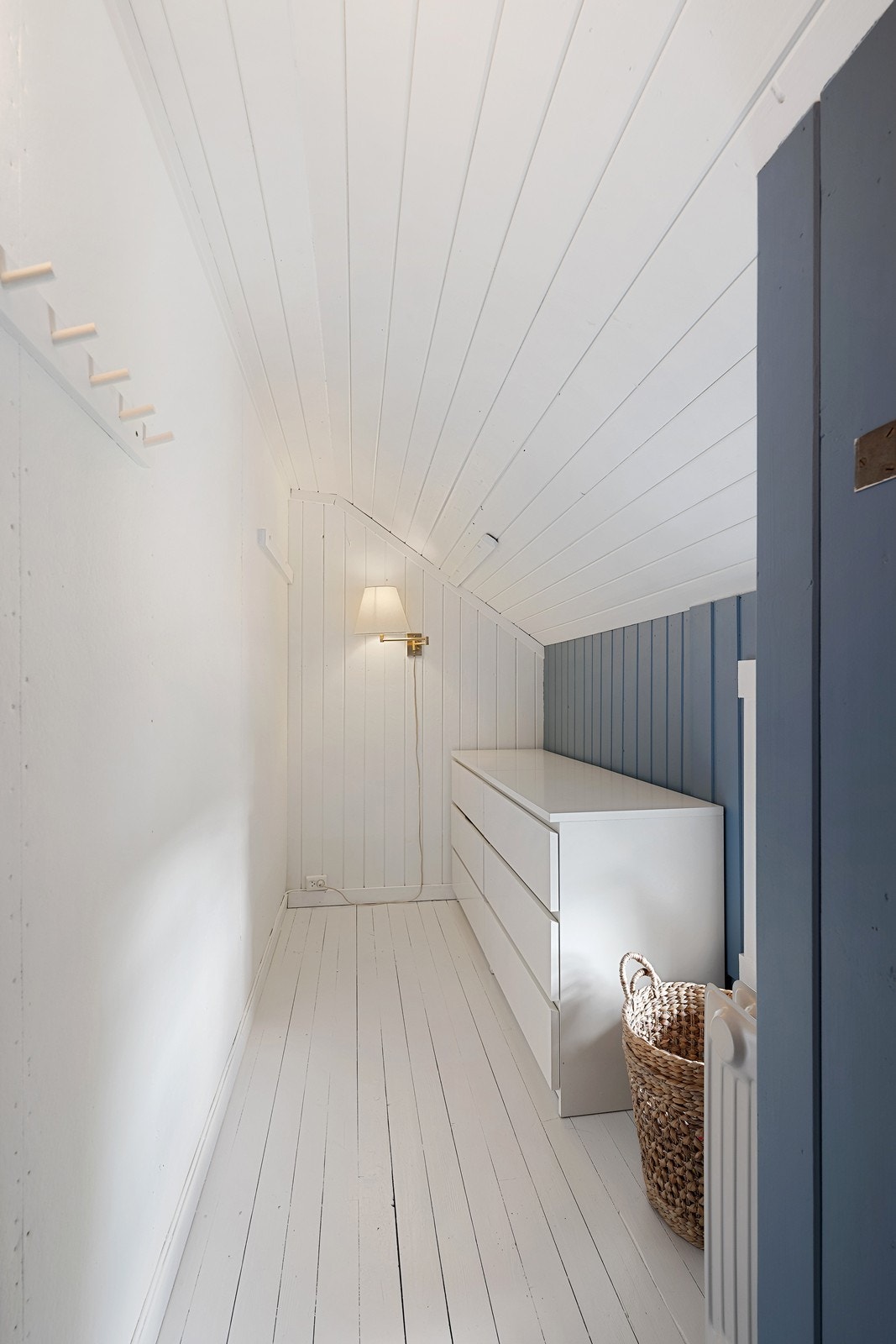 I andre etasje er det to romslige kott. Galleribilde