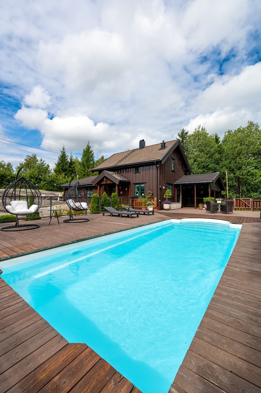 Bassenger har både renseanlegg og varmepumpe, for maksimal komfort. Galleribilde