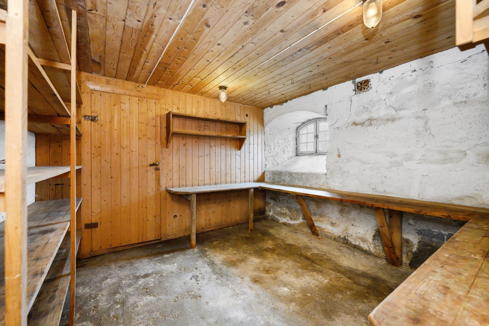 Bod i kjeller Galleribilde