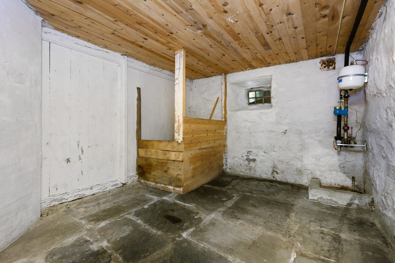 Bod i kjeller Galleribilde