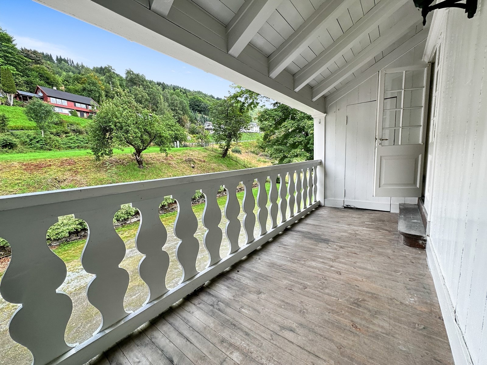 Altan i 2. etg. med tilkomst til 2 stk boder Galleribilde