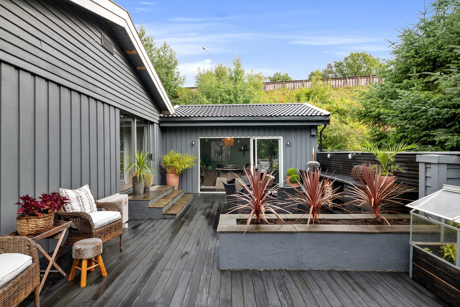 Nydelig uteområder og hagestue Galleribilde