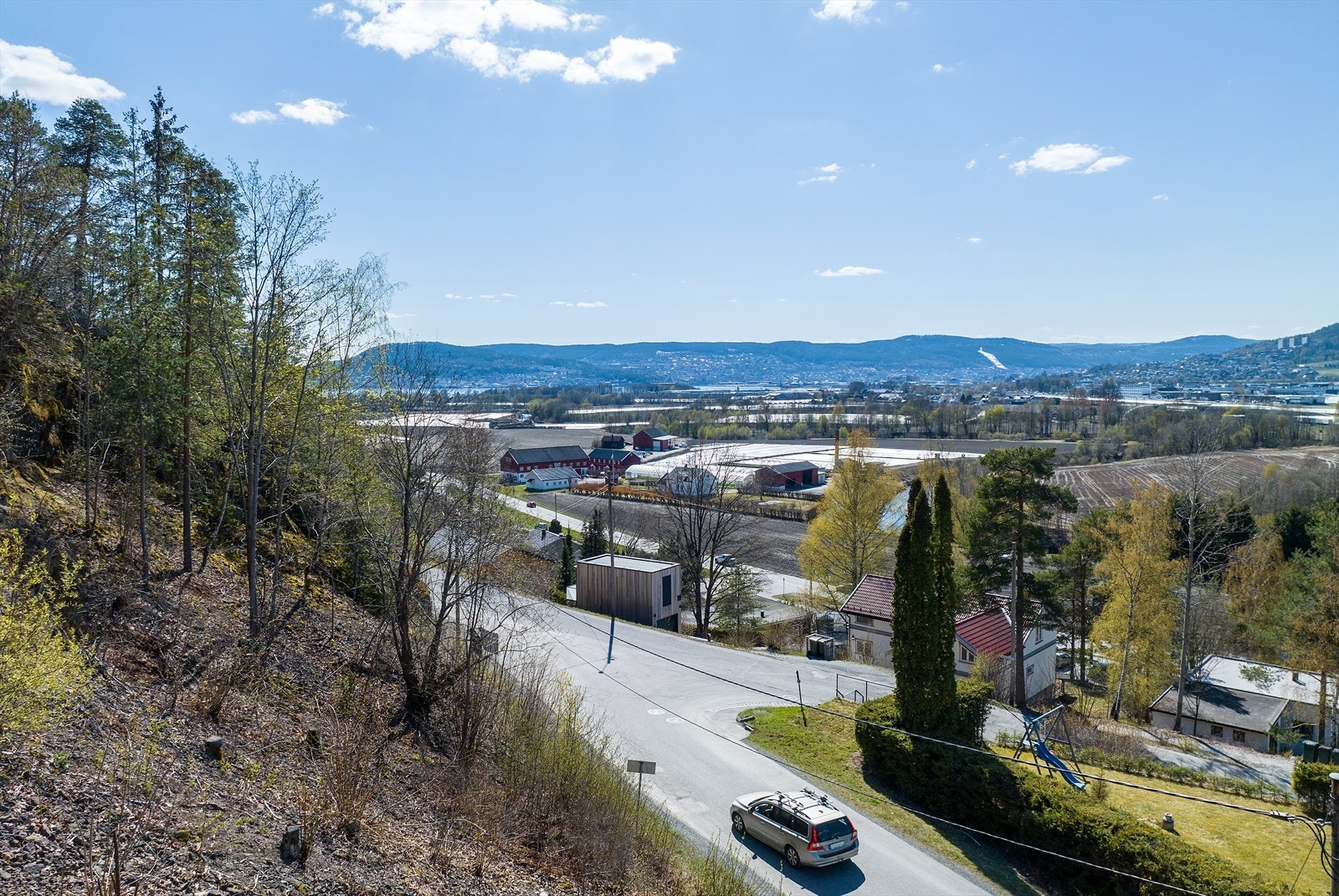 Drammensfjorden kan skimtes Galleribilde