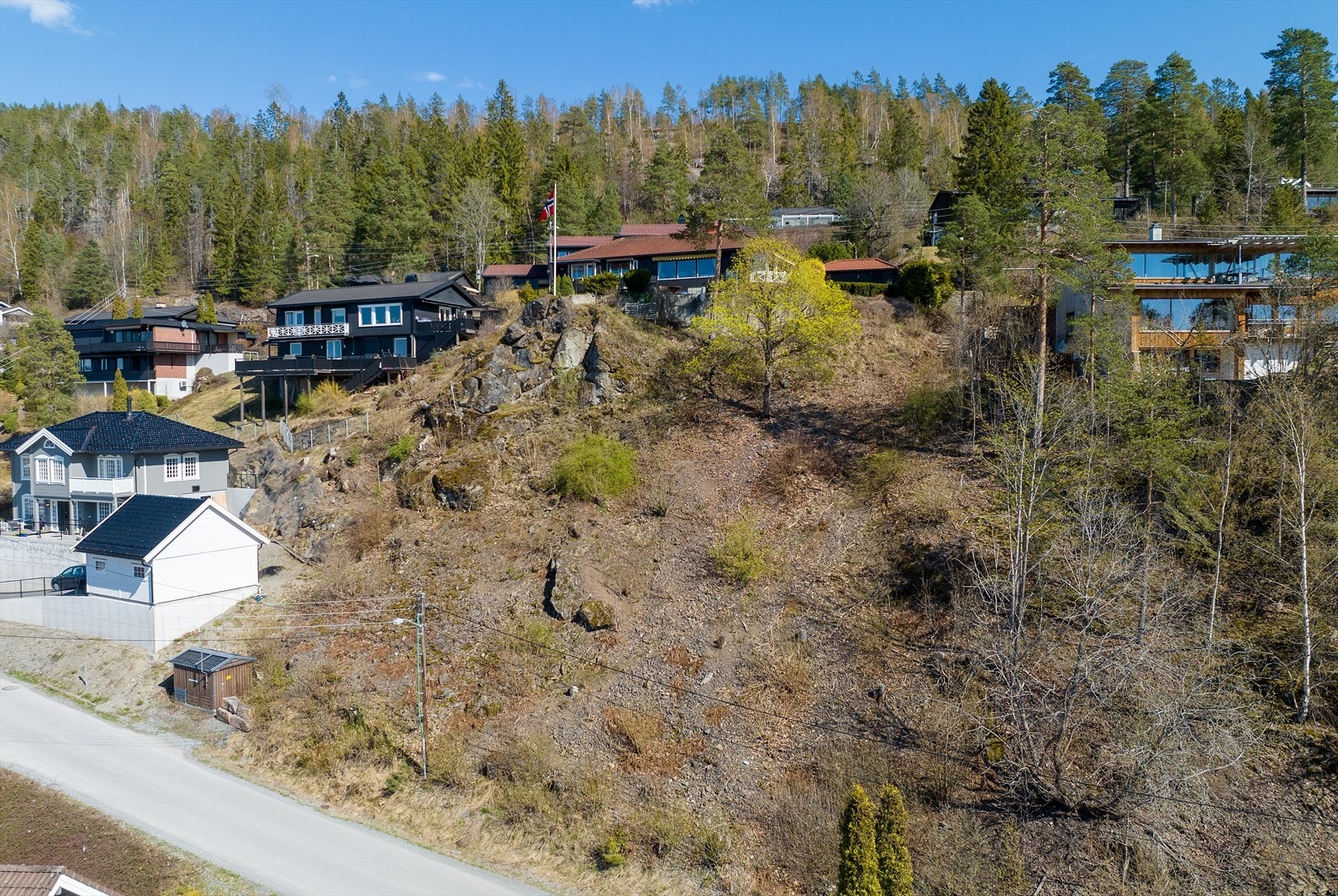 Tomten sokner til Gullaug barneskole og Høvik ungdomsskole Galleribilde