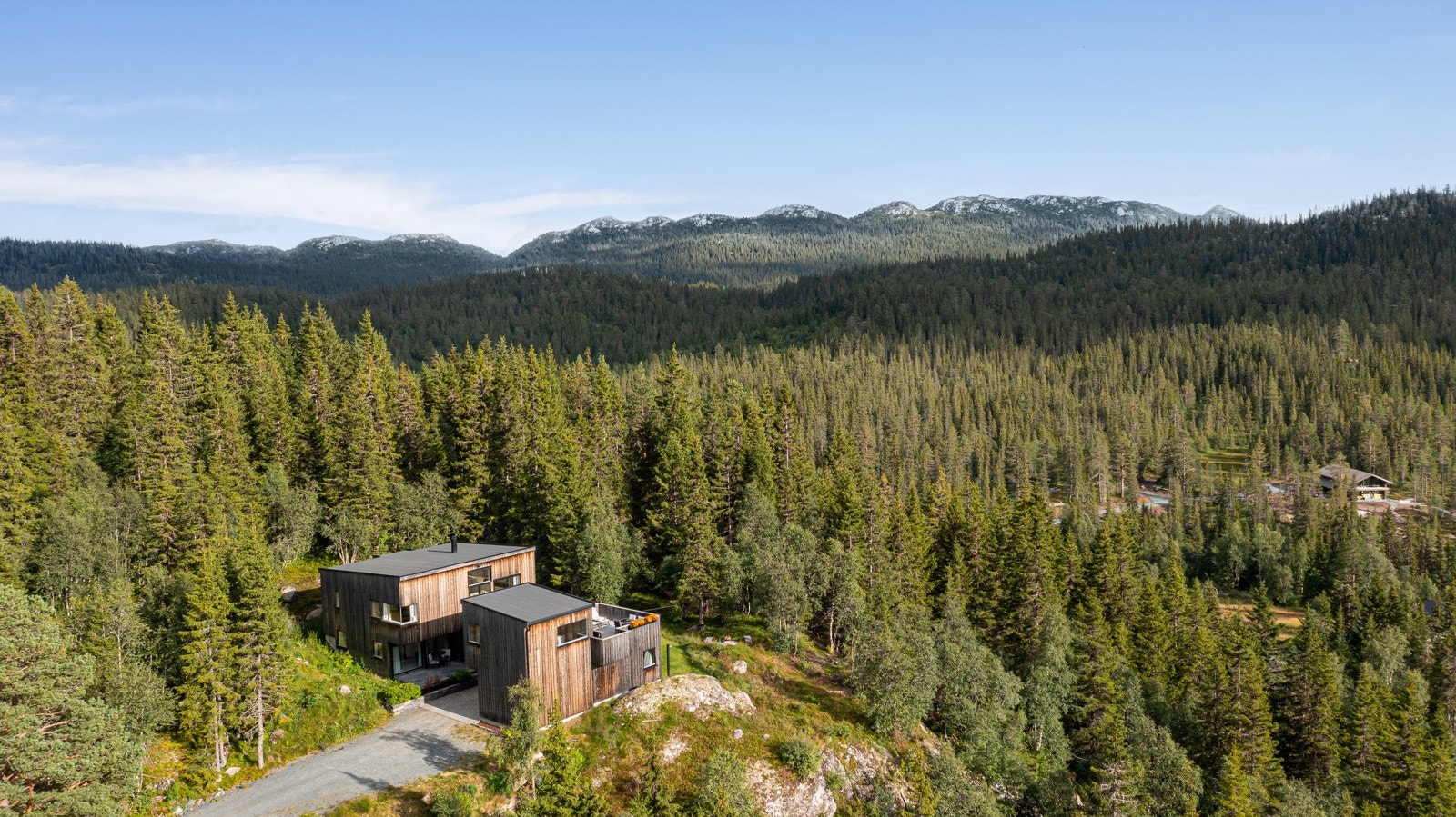 Eiendommen ligger på Heimigardsåsen, med kun 2 minutter til Øyfjell skole, barnehage og dagligvare. Galleribilde