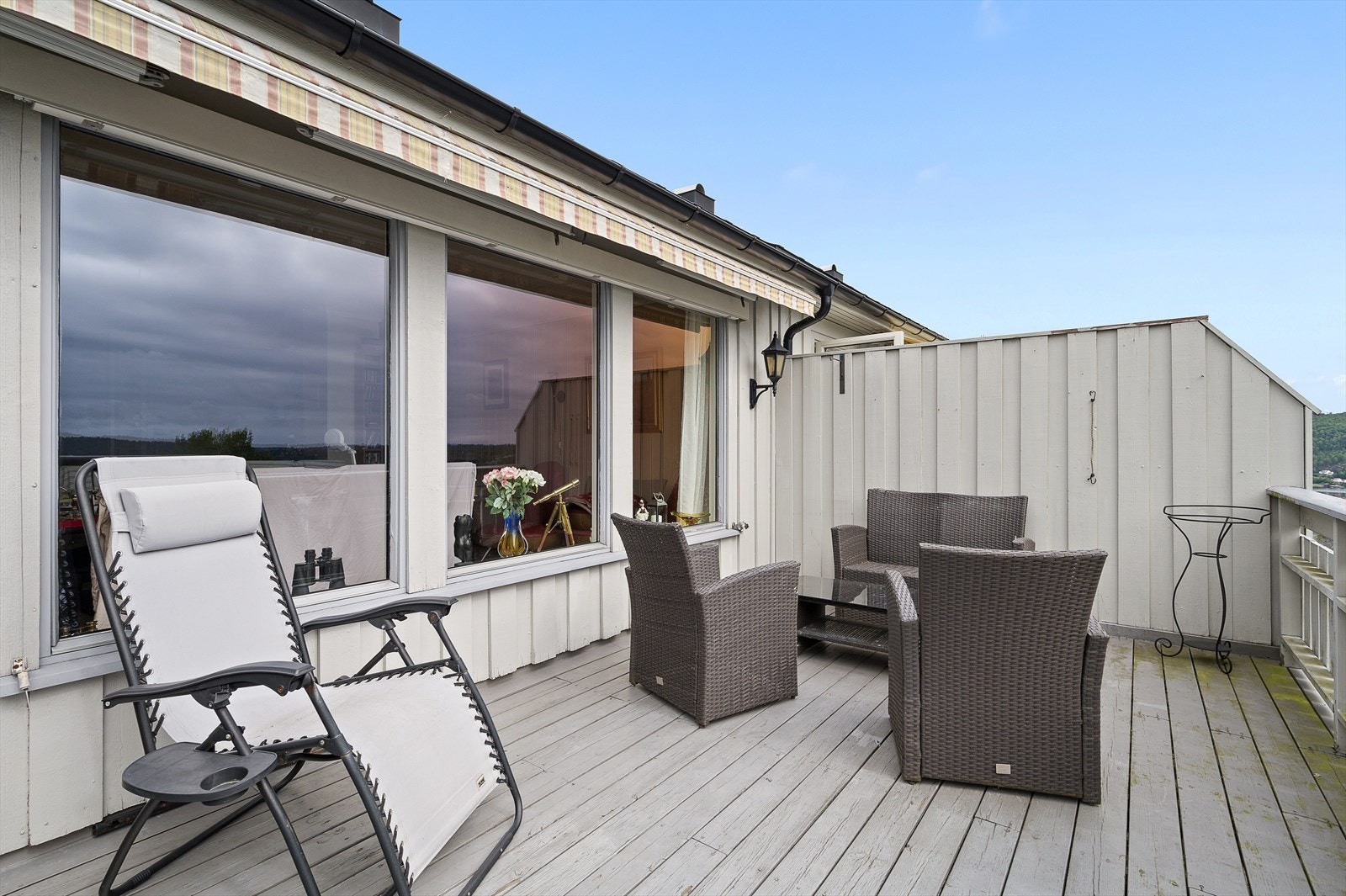 Veranda med utgang fra stuen. Galleribilde