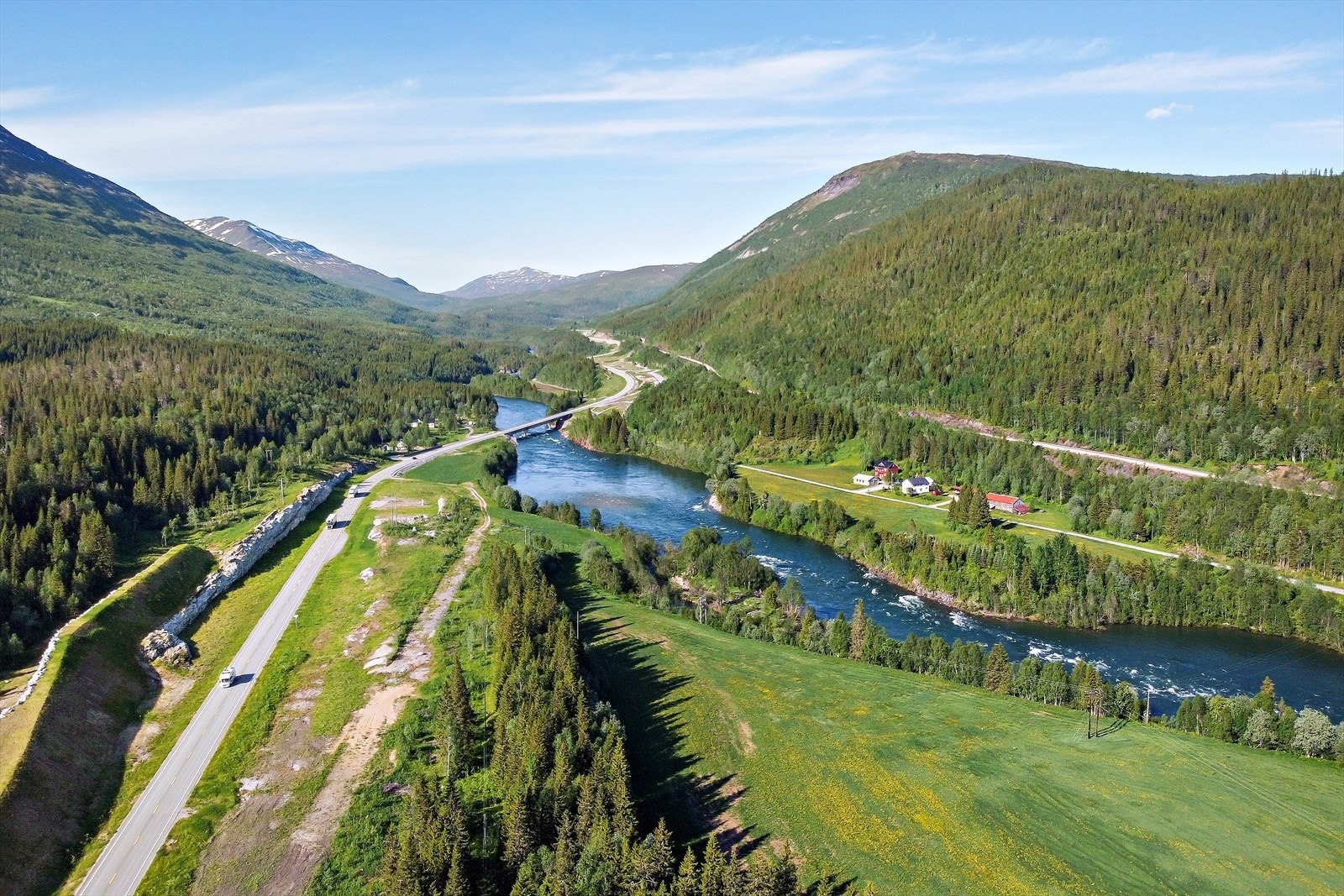 Småbruk/landbrukseiendom i naturskjønne omgivelser. Galleribilde