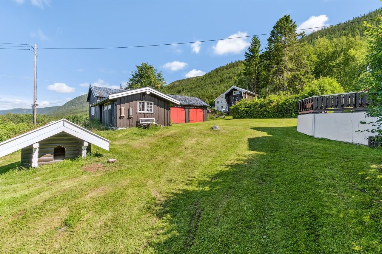 Det er også etablert et lite hundehus på tunet. Galleribilde