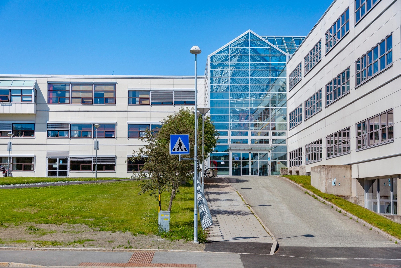 NTNU Dragvoll ligger knappe 500 meter fra boligen. Galleribilde