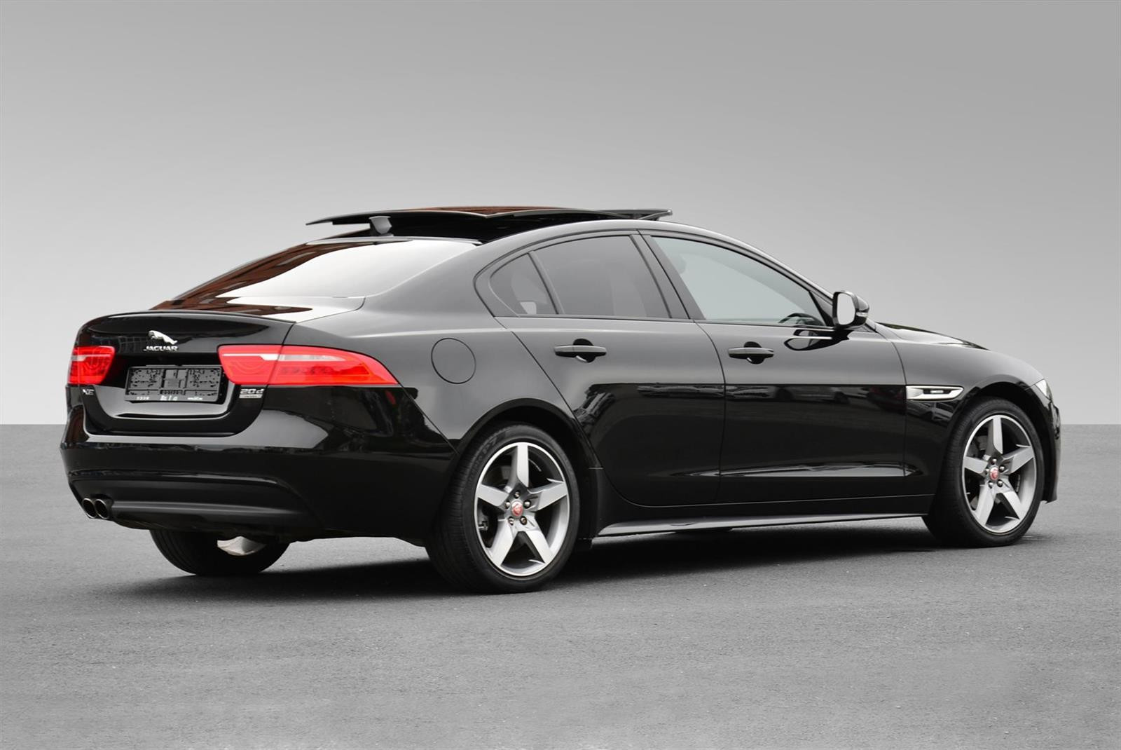 Bilde 4 av Jaguar XE