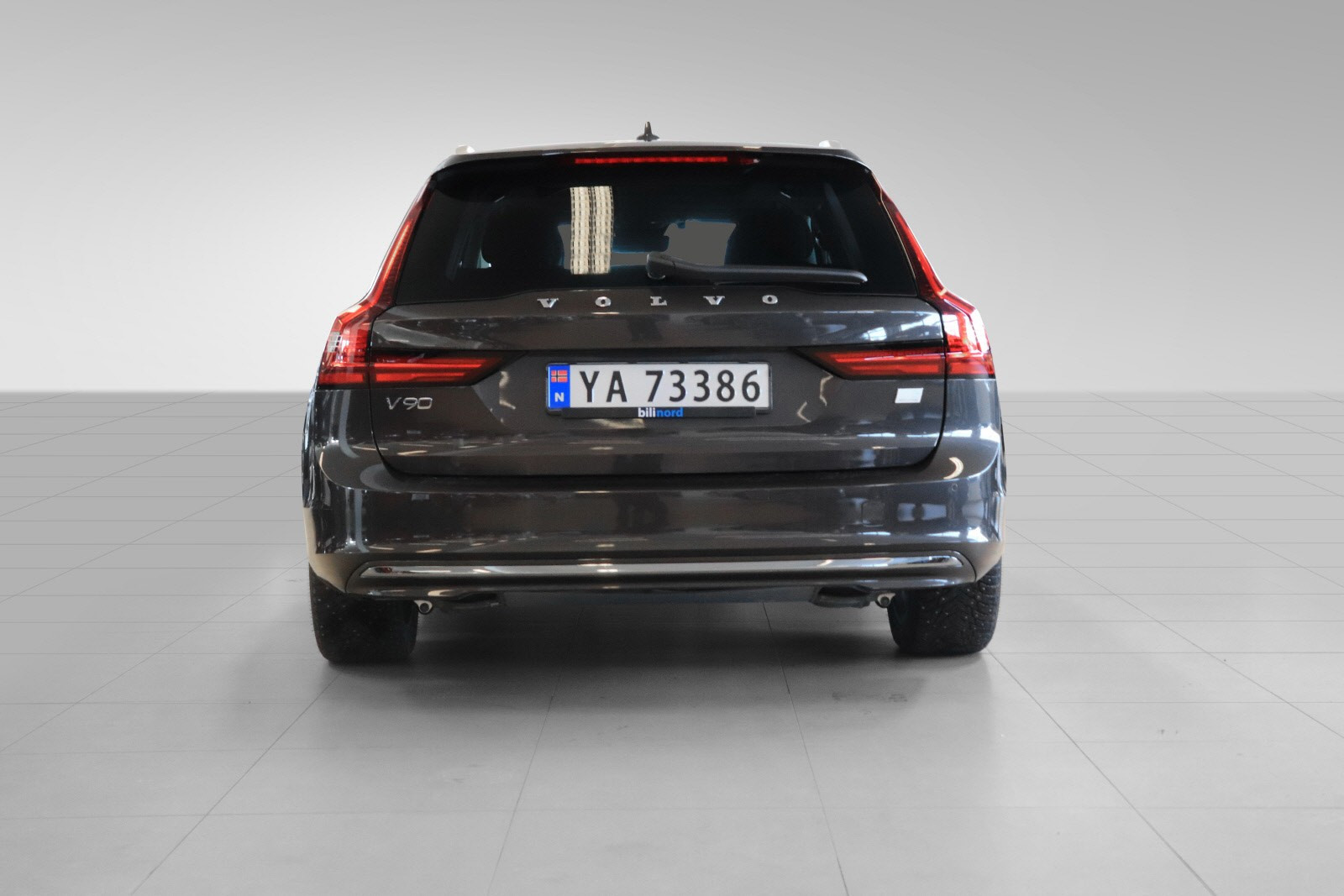 V90 T6 AWD Inscription med 350 hk og og elektrisk rekkevidde opp til 88 km!! Ekseriørfarge Platinium grey