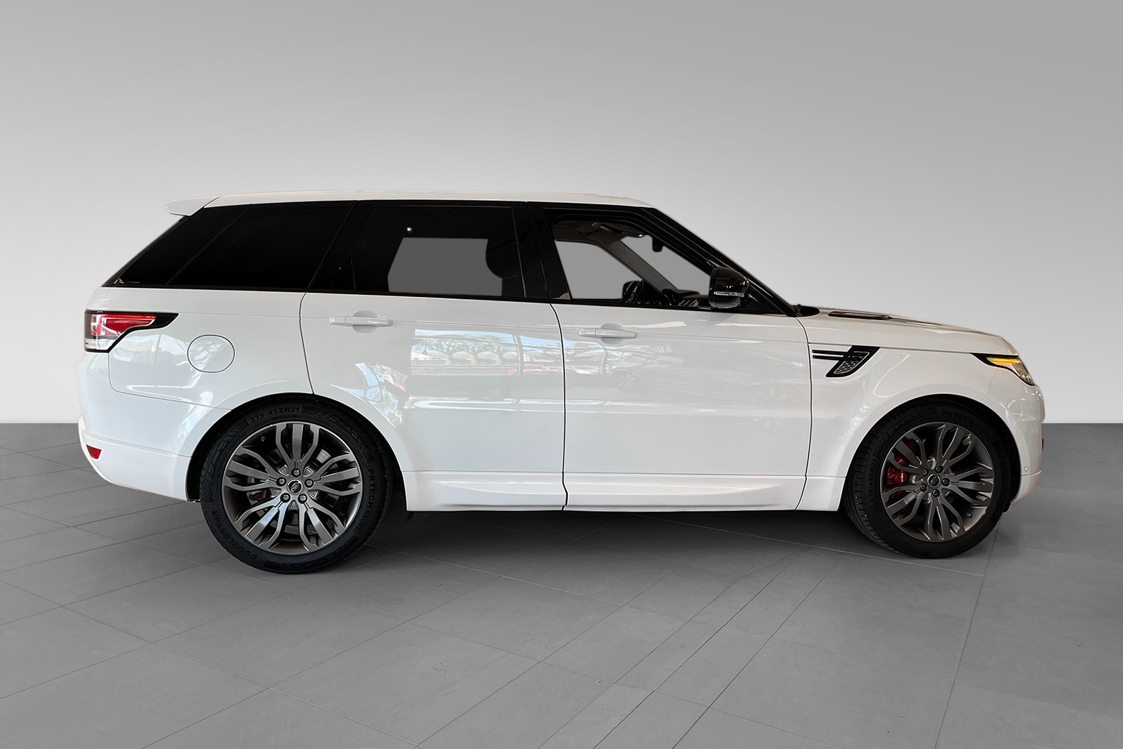 Perlemorhvit 2014 Range Rover Sport HSE  med SDV6 motor på 292 hk. Trekker 3500 kg!