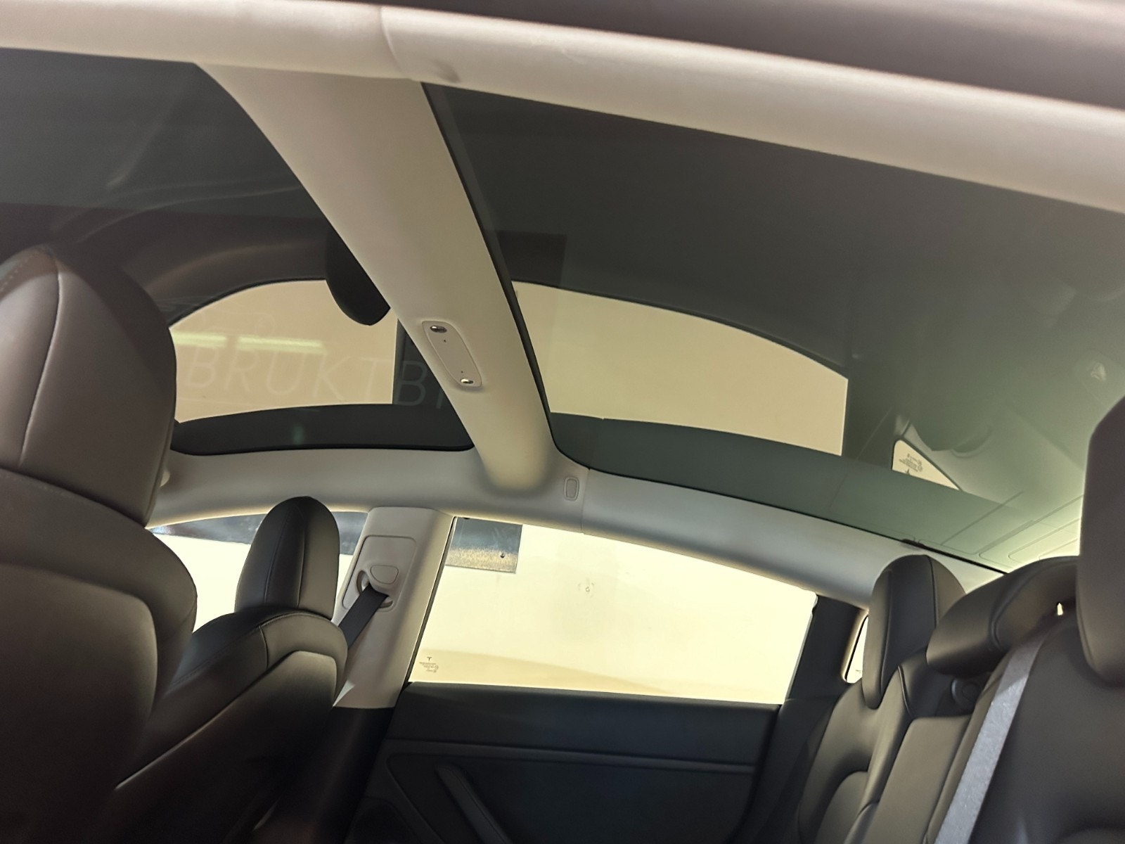 Tesla Model 3 37