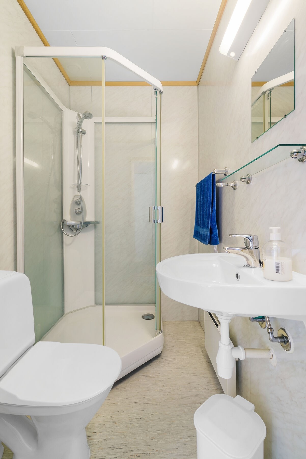 Bad utleierom Galleribilde