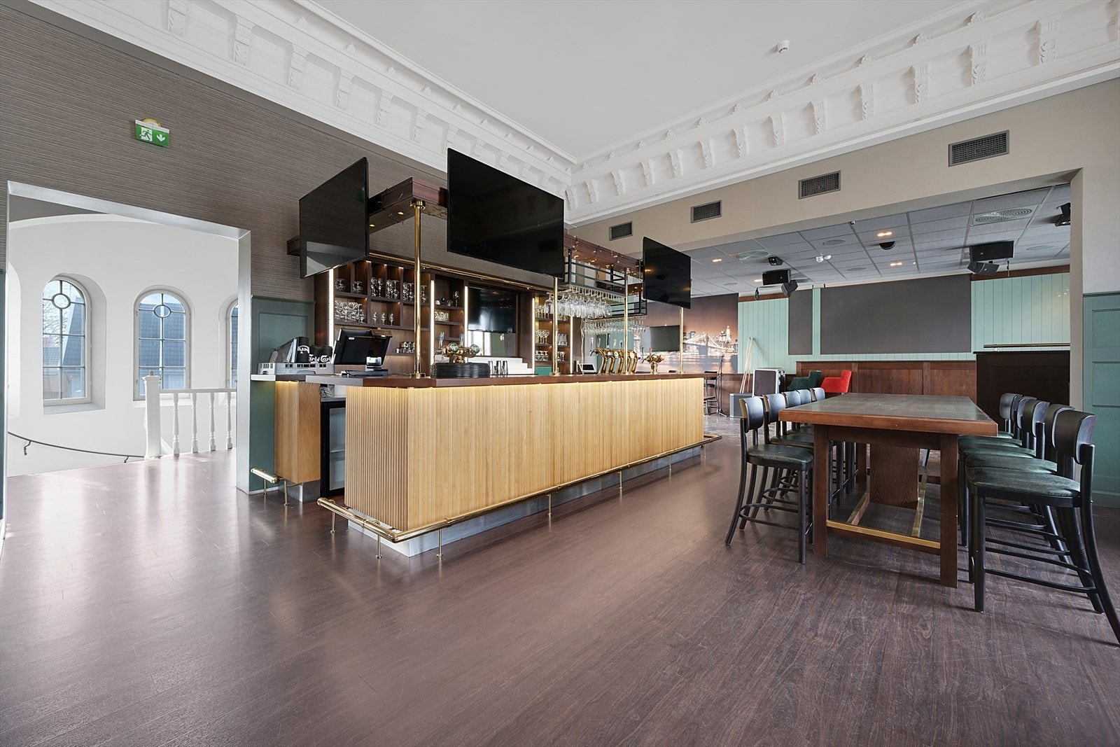 Bar/restaurant 2. etg Galleribilde