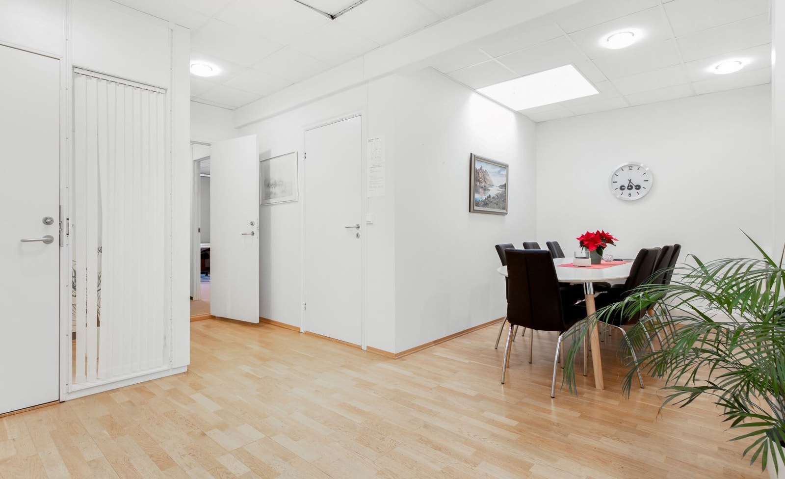 Spise rom med kjøkken Galleribilde