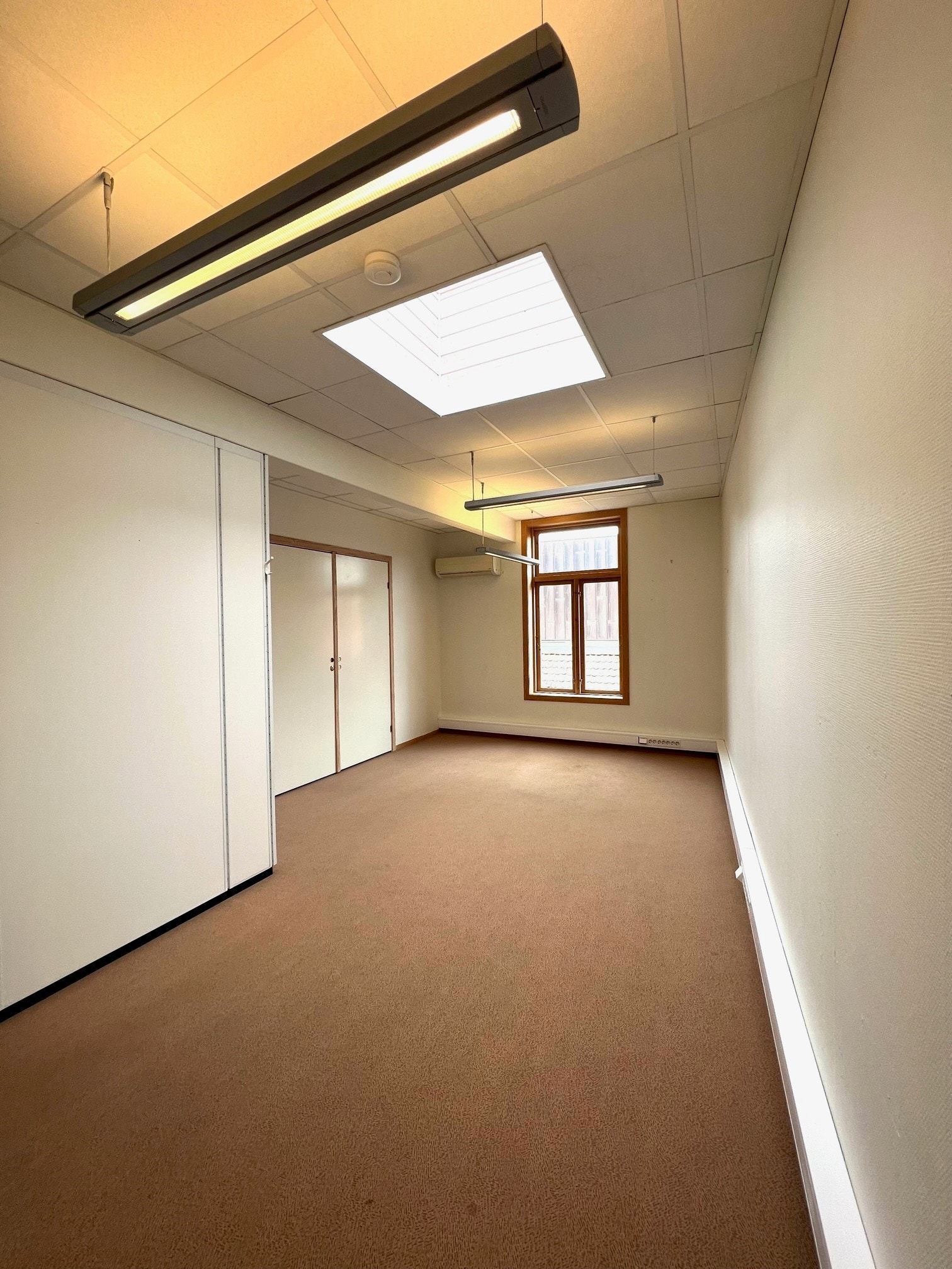 Større adskilt kontor Galleribilde