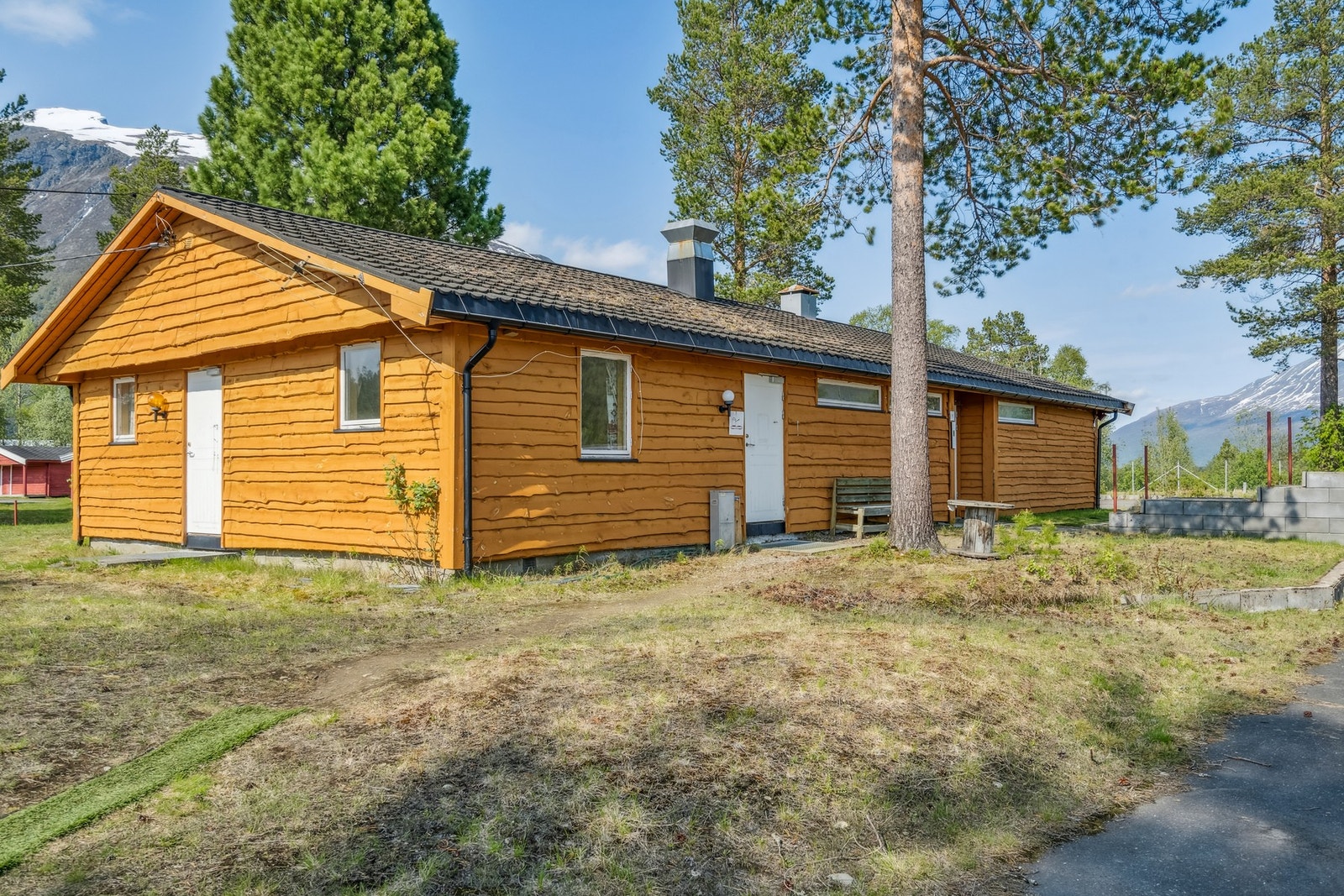 Sanitærbygg med felleskjøkken, dusjer og toalettfasiliteter Galleribilde