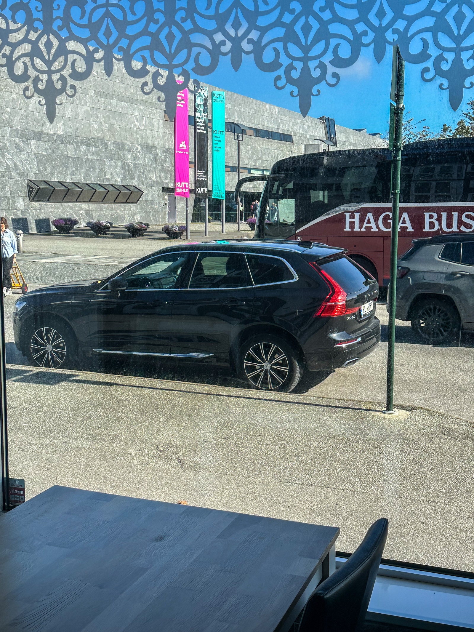 Mye folk i området Galleribilde